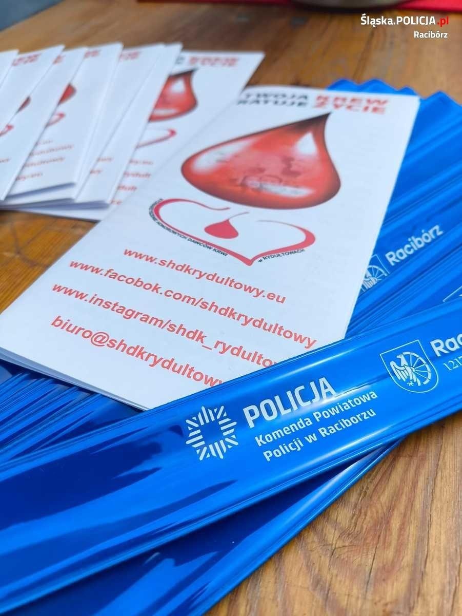 Zdjęcie w galerii na portalu naszraciborz.pl: Pomagamy i chronimy. Policjanci z Raciborza oddali krew [FOTO i WIDEO] wiadomości z regionu