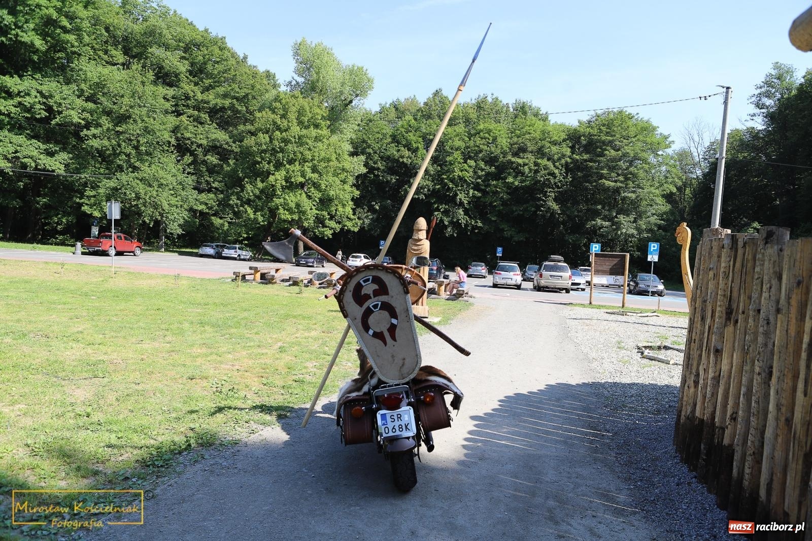 Zdjęcie w galerii na portalu naszraciborz.pl: Wojowie na jednośladach, czyli I Spotkanie Motocyklowe w Raciborskim Grodzie wiadomości z regionu