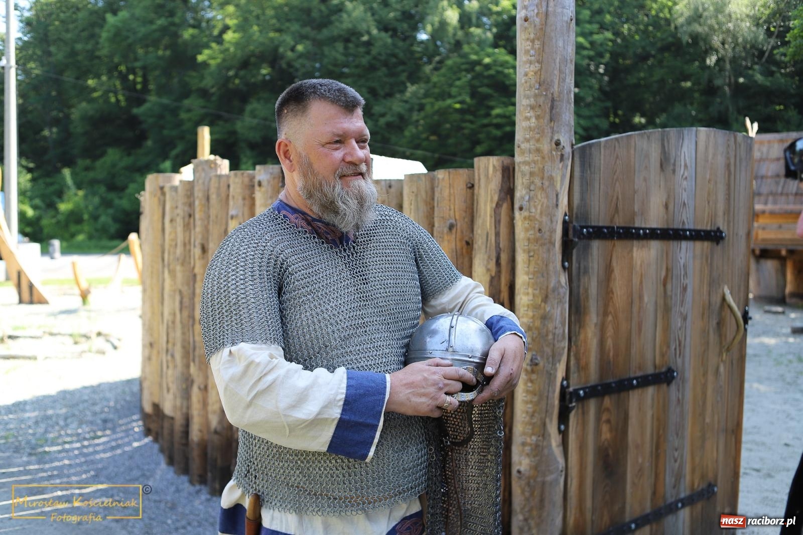 Zdjęcie w galerii na portalu naszraciborz.pl: Wojowie na jednośladach, czyli I Spotkanie Motocyklowe w Raciborskim Grodzie wiadomości z regionu