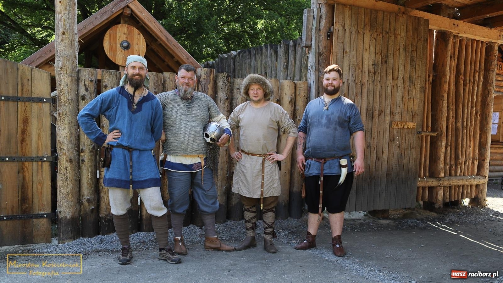 Zdjęcie w galerii na portalu naszraciborz.pl: Wojowie na jednośladach, czyli I Spotkanie Motocyklowe w Raciborskim Grodzie wiadomości z regionu