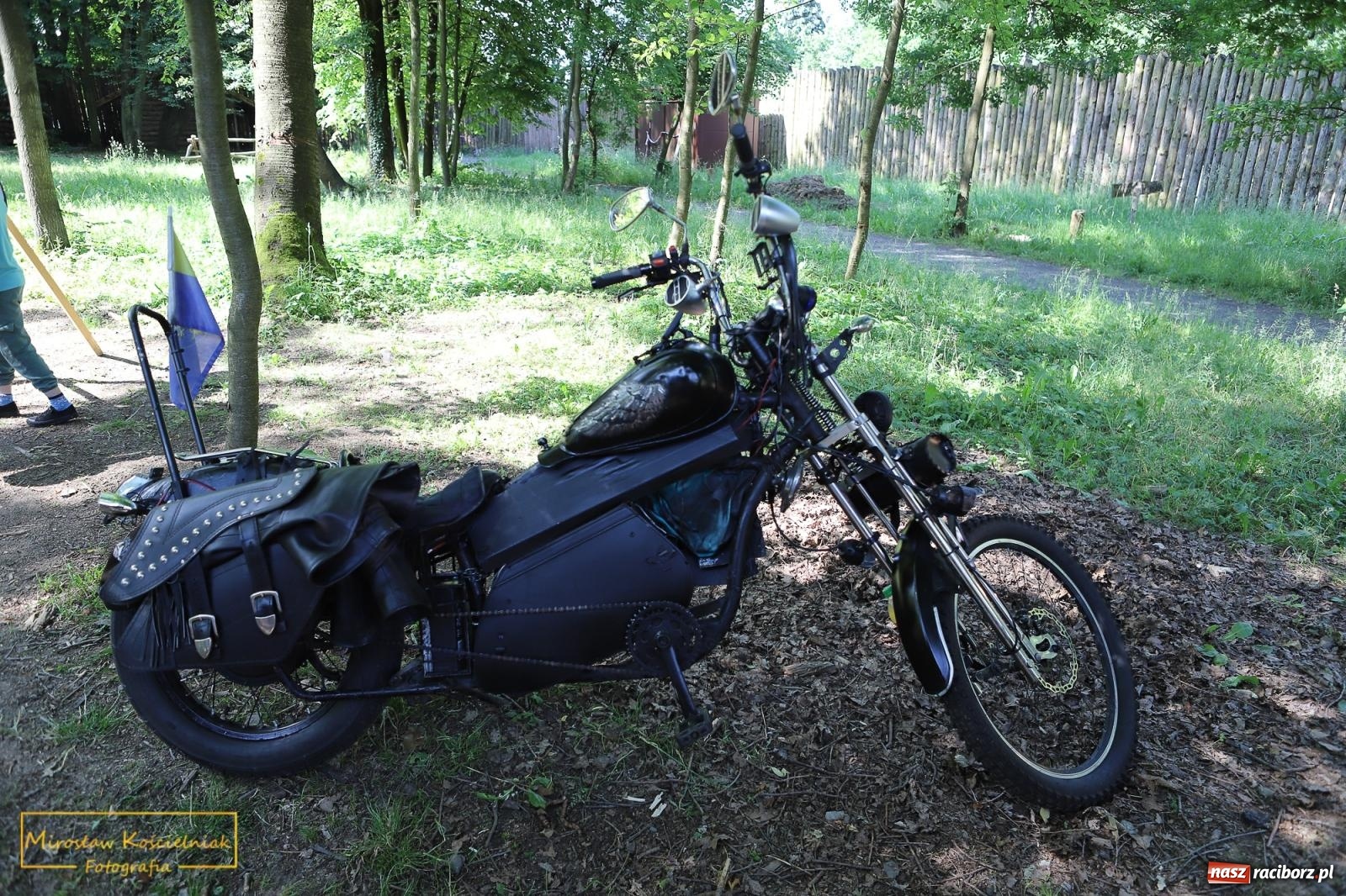 Zdjęcie w galerii na portalu naszraciborz.pl: Wojowie na jednośladach, czyli I Spotkanie Motocyklowe w Raciborskim Grodzie wiadomości z regionu