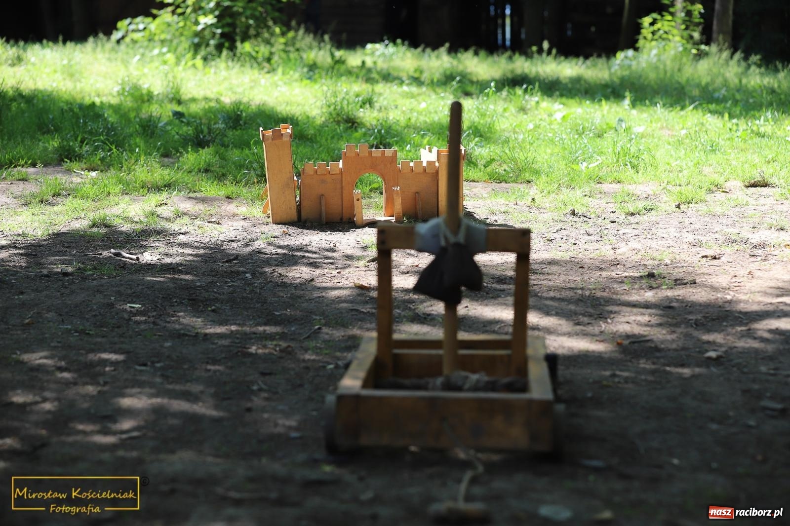 Zdjęcie w galerii na portalu naszraciborz.pl: Wojowie na jednośladach, czyli I Spotkanie Motocyklowe w Raciborskim Grodzie wiadomości z regionu