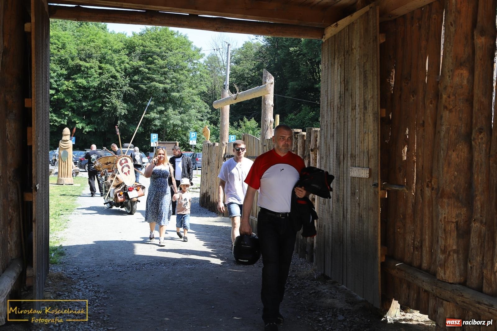 Zdjęcie w galerii na portalu naszraciborz.pl: Wojowie na jednośladach, czyli I Spotkanie Motocyklowe w Raciborskim Grodzie wiadomości z regionu