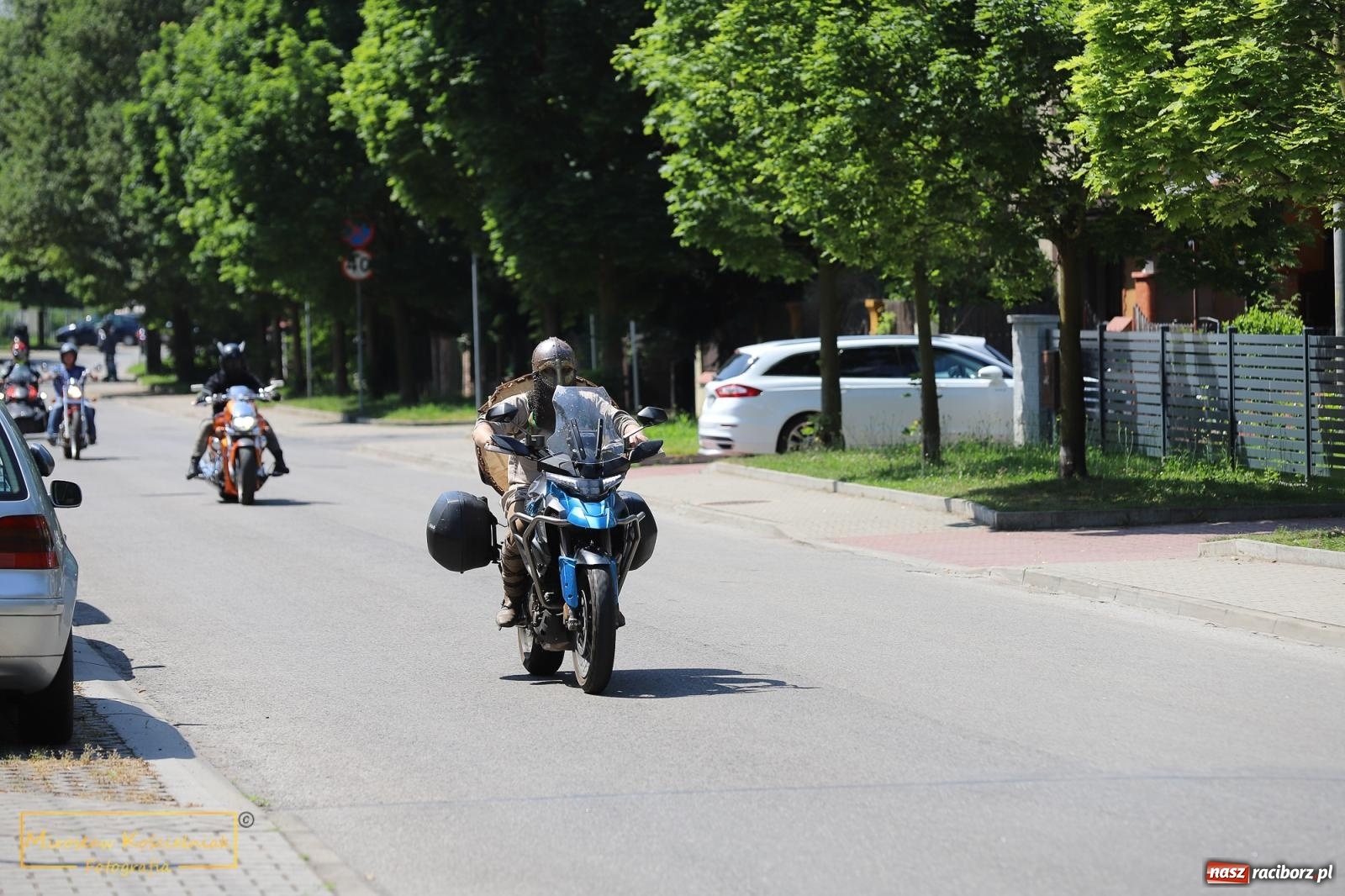 Zdjęcie w galerii na portalu naszraciborz.pl: Wojowie na jednośladach, czyli I Spotkanie Motocyklowe w Raciborskim Grodzie wiadomości z regionu