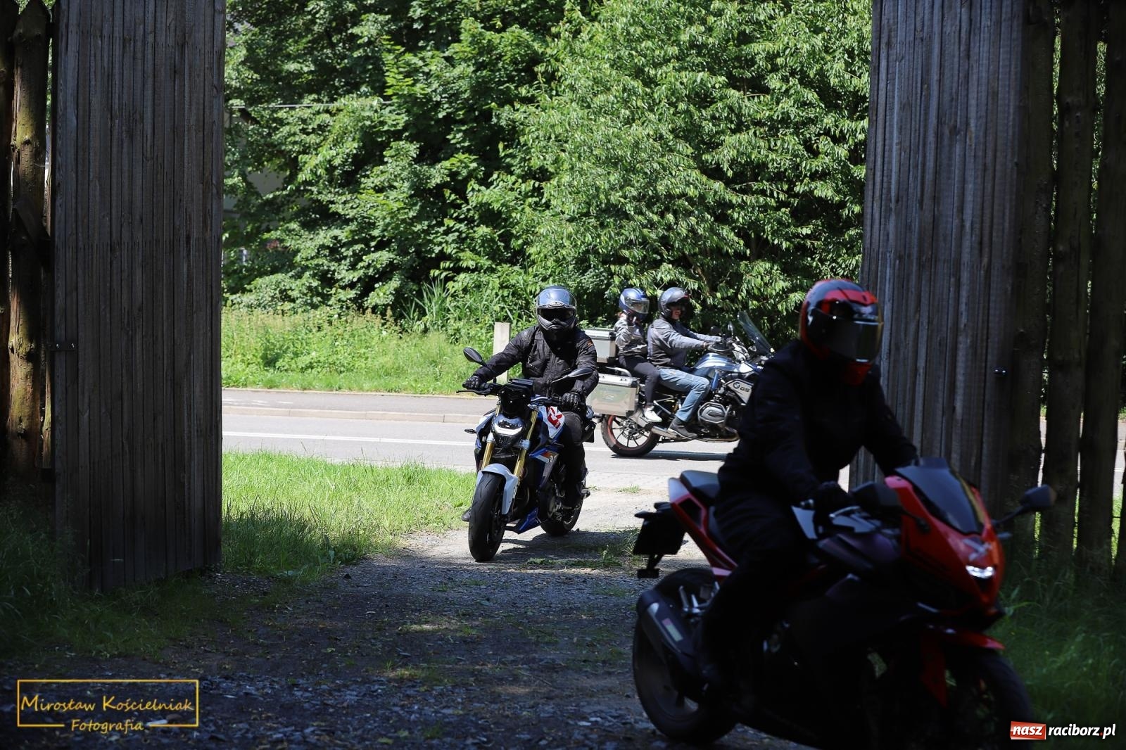 Zdjęcie w galerii na portalu naszraciborz.pl: Wojowie na jednośladach, czyli I Spotkanie Motocyklowe w Raciborskim Grodzie wiadomości z regionu