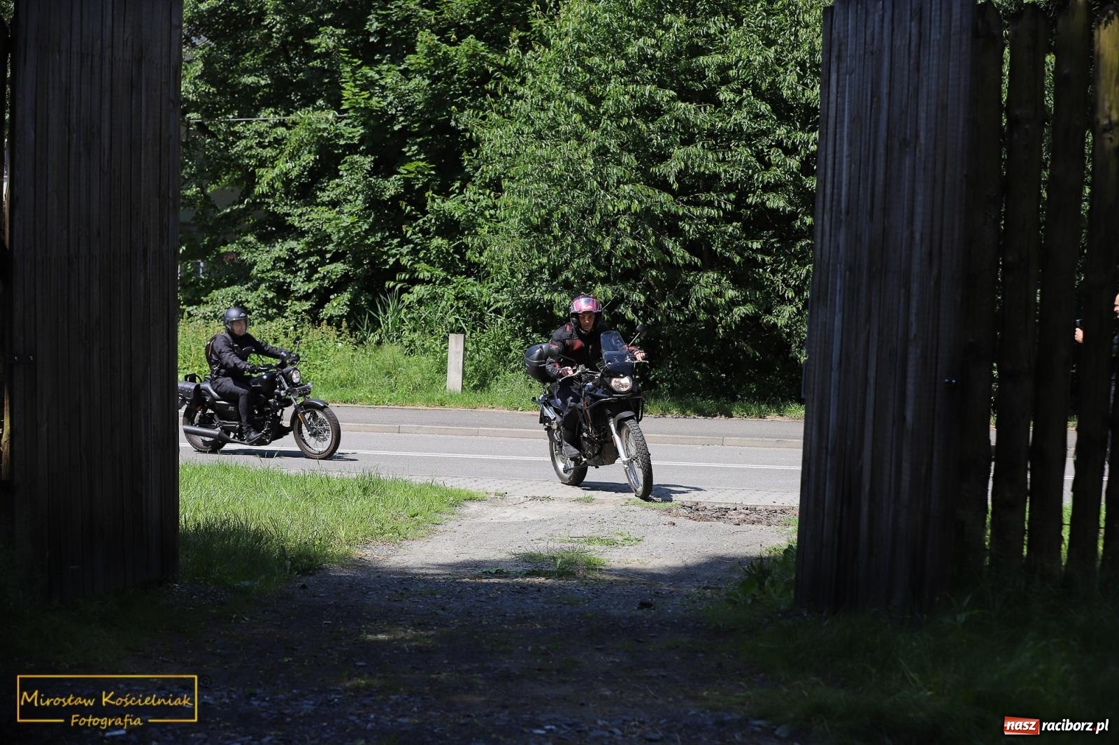Zdjęcie w galerii na portalu naszraciborz.pl: Wojowie na jednośladach, czyli I Spotkanie Motocyklowe w Raciborskim Grodzie wiadomości z regionu