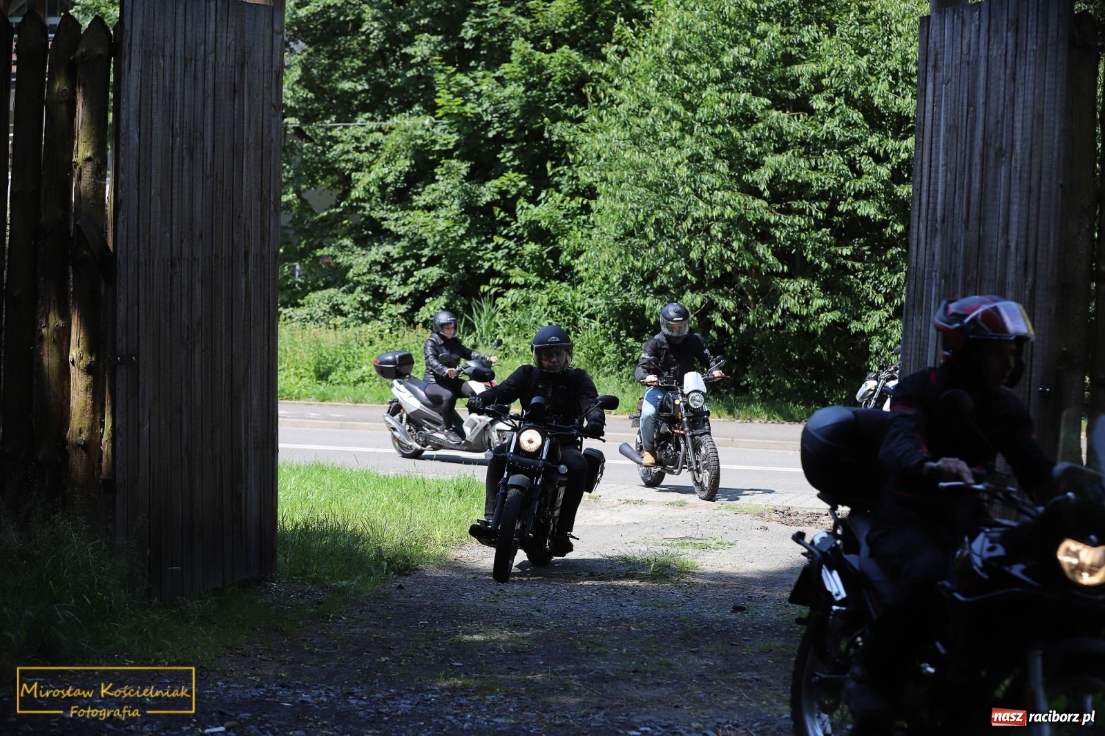 Zdjęcie w galerii na portalu naszraciborz.pl: Wojowie na jednośladach, czyli I Spotkanie Motocyklowe w Raciborskim Grodzie wiadomości z regionu