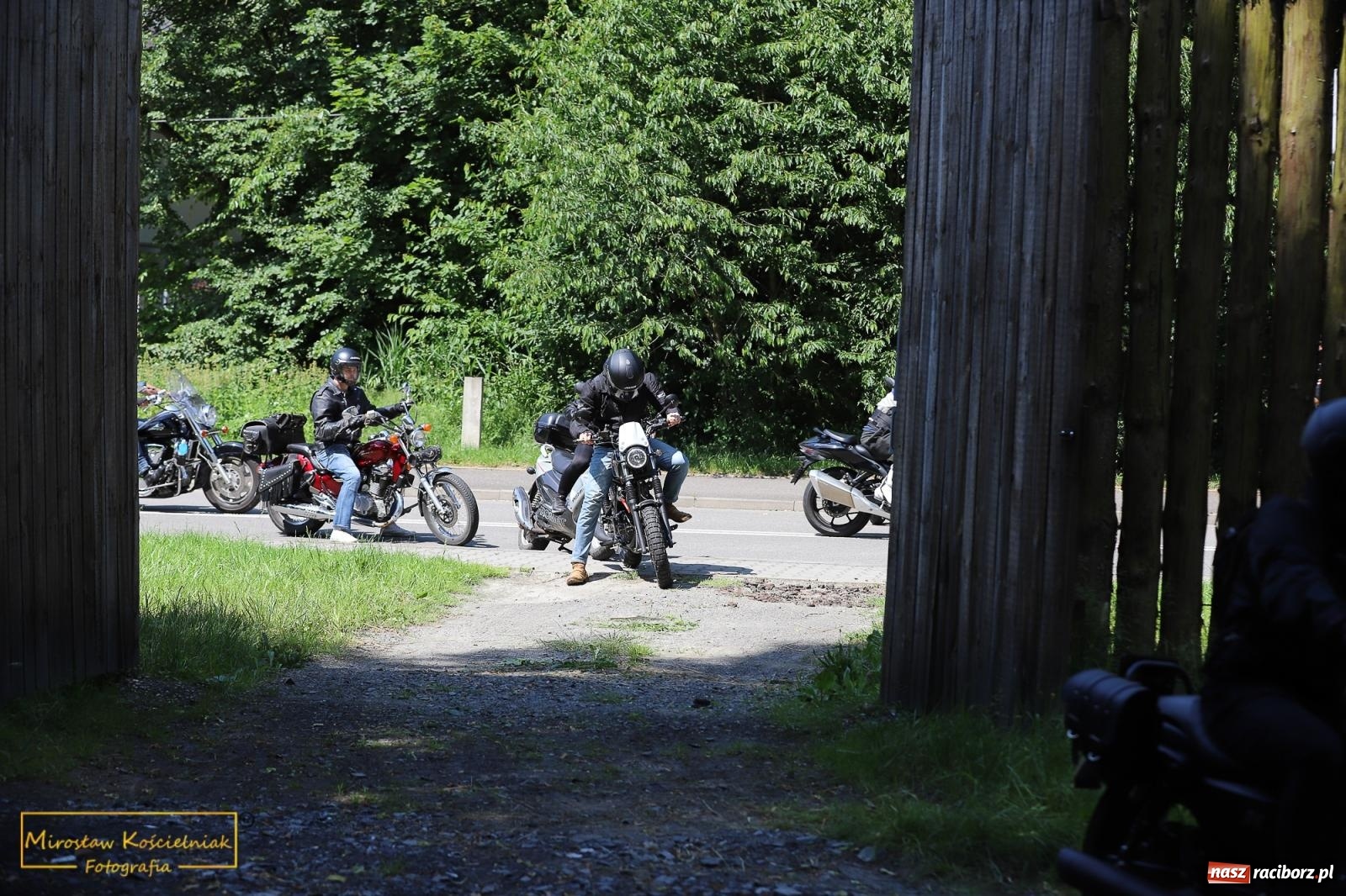 Zdjęcie w galerii na portalu naszraciborz.pl: Wojowie na jednośladach, czyli I Spotkanie Motocyklowe w Raciborskim Grodzie wiadomości z regionu