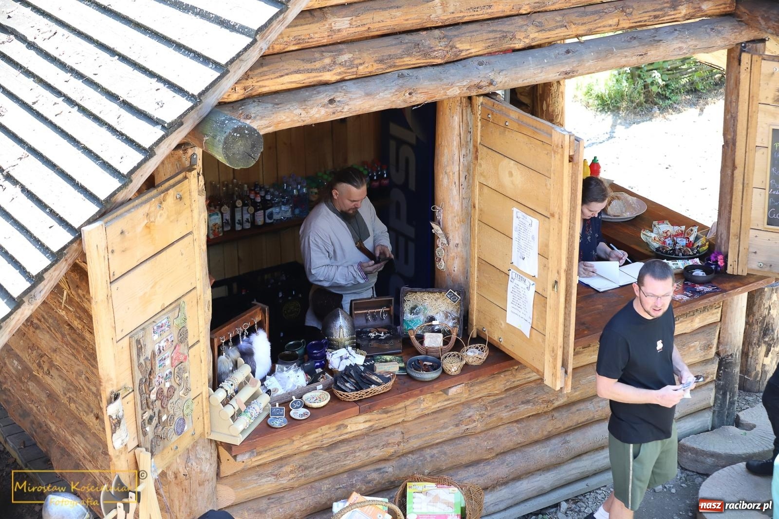 Zdjęcie w galerii na portalu naszraciborz.pl: Wojowie na jednośladach, czyli I Spotkanie Motocyklowe w Raciborskim Grodzie wiadomości z regionu