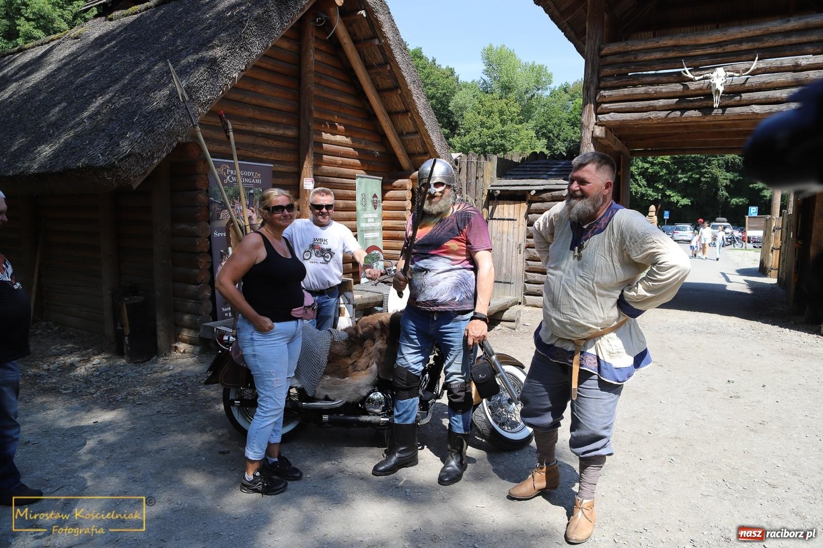Zdjęcie w galerii na portalu naszraciborz.pl: Wojowie na jednośladach, czyli I Spotkanie Motocyklowe w Raciborskim Grodzie wiadomości z regionu