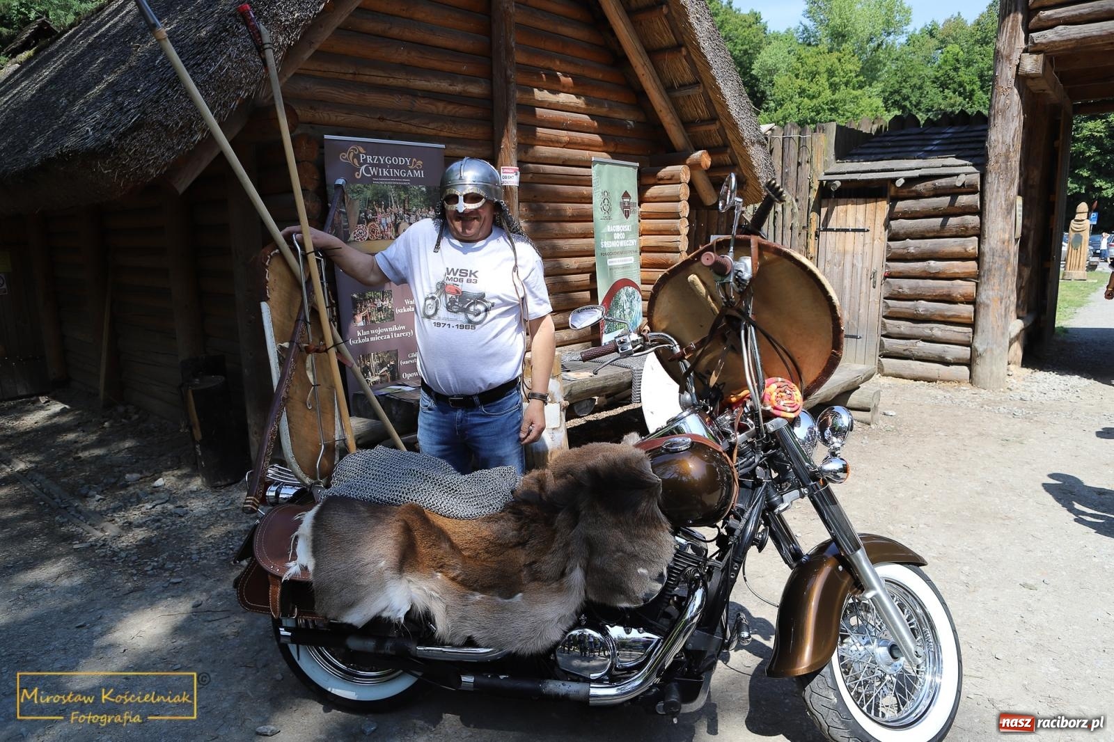 Zdjęcie w galerii na portalu naszraciborz.pl: Wojowie na jednośladach, czyli I Spotkanie Motocyklowe w Raciborskim Grodzie wiadomości z regionu