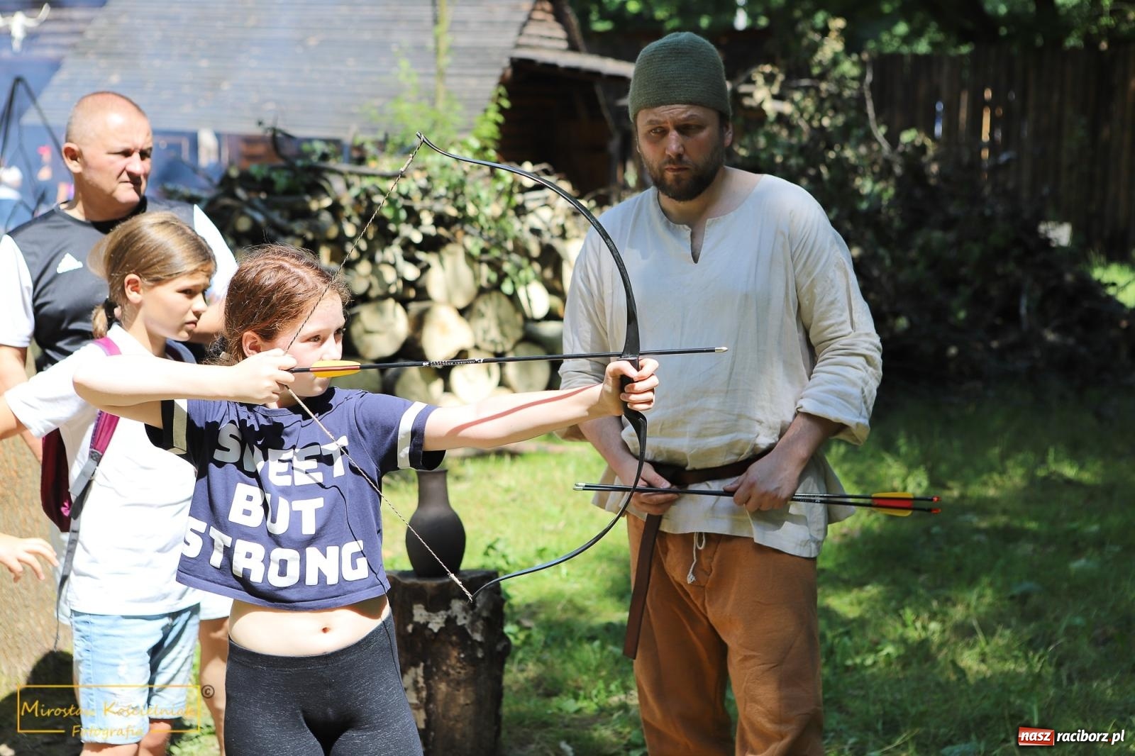 Zdjęcie w galerii na portalu naszraciborz.pl: Wojowie na jednośladach, czyli I Spotkanie Motocyklowe w Raciborskim Grodzie wiadomości z regionu