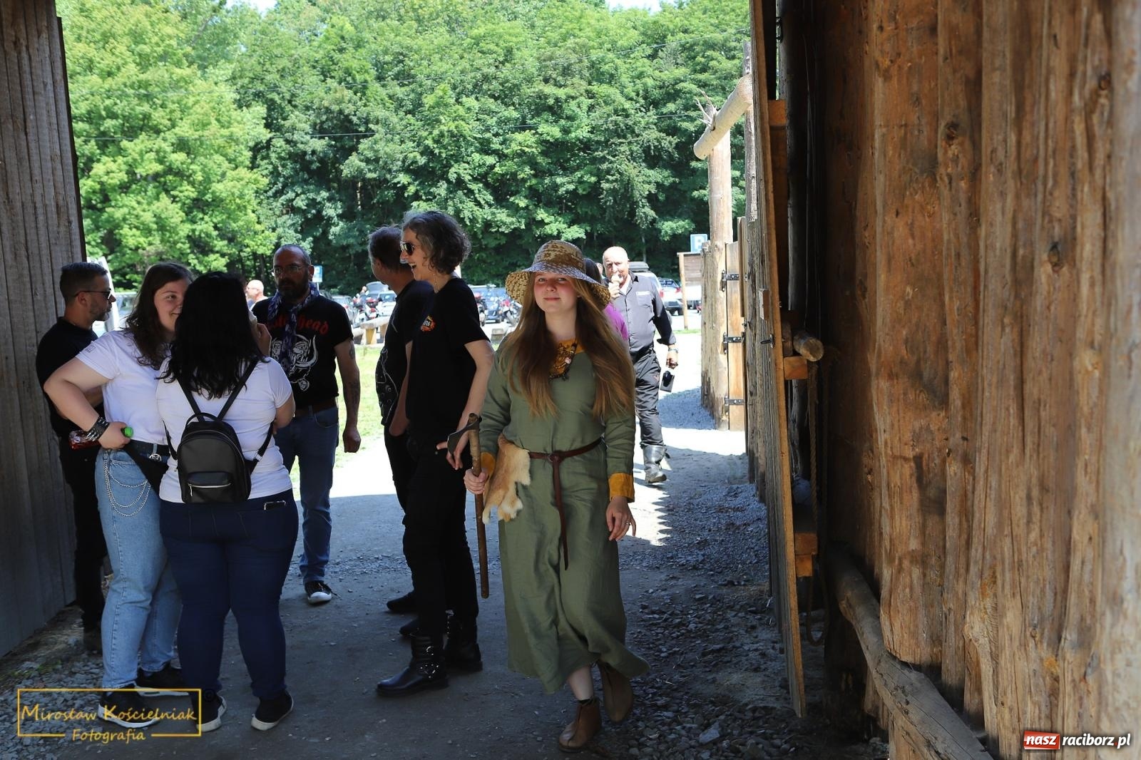 Zdjęcie w galerii na portalu naszraciborz.pl: Wojowie na jednośladach, czyli I Spotkanie Motocyklowe w Raciborskim Grodzie wiadomości z regionu