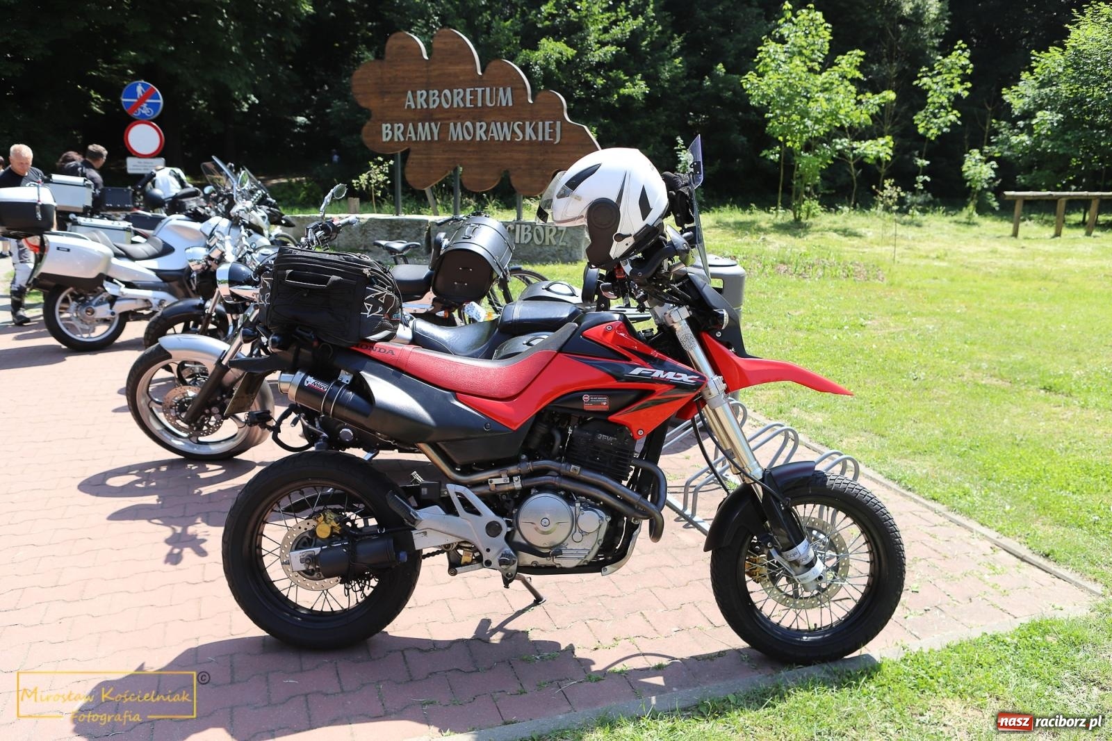 Zdjęcie w galerii na portalu naszraciborz.pl: Wojowie na jednośladach, czyli I Spotkanie Motocyklowe w Raciborskim Grodzie wiadomości z regionu