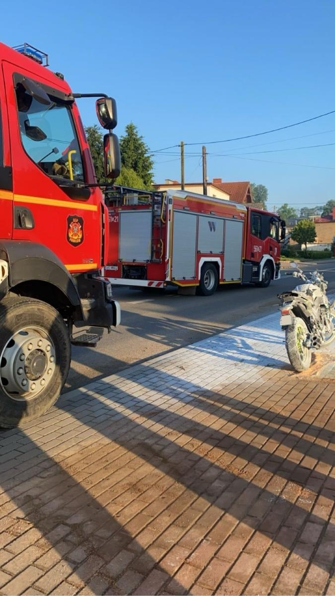 Zdjęcie w galerii na portalu naszraciborz.pl: Motocykl w ogniu w Pawłowie wiadomości z regionu