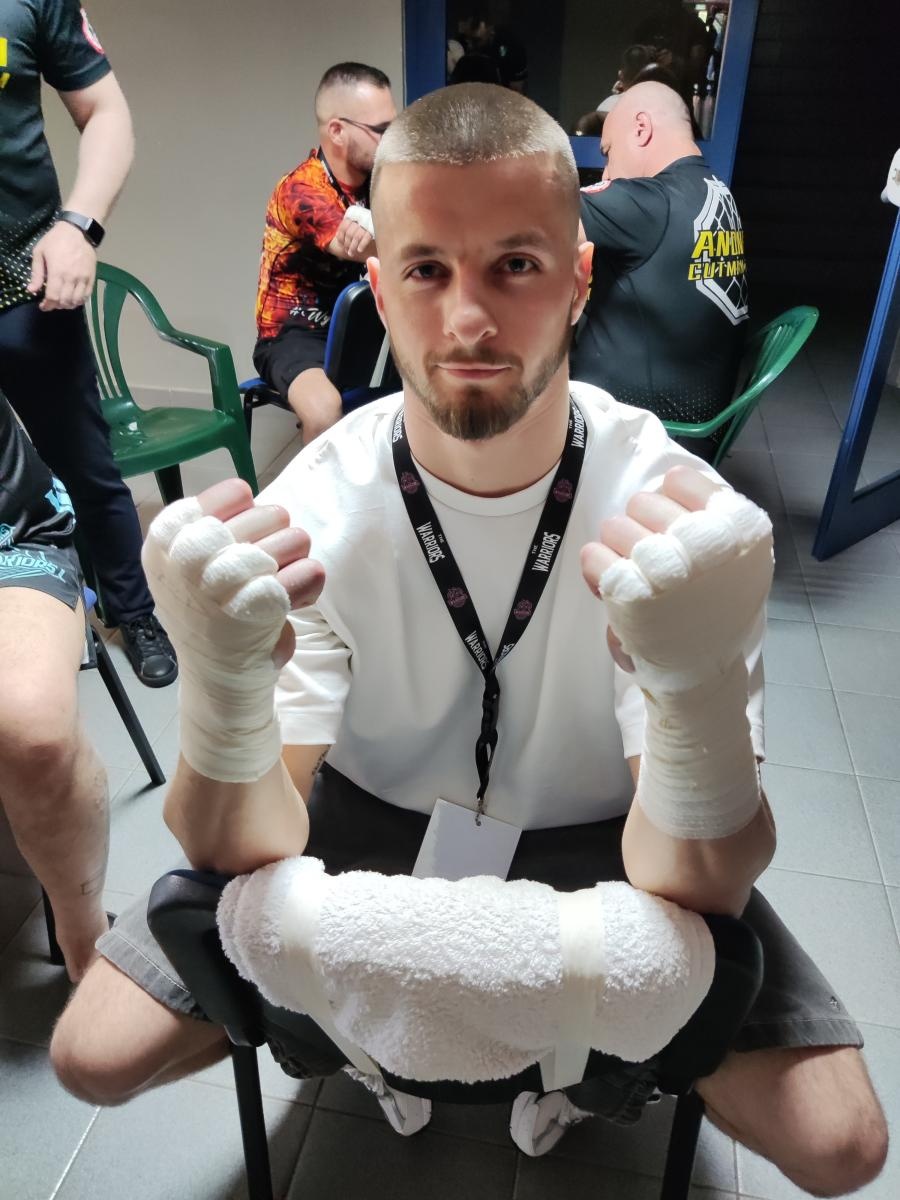 Zdjęcie w galerii na portalu naszraciborz.pl: Zawodnik raciborskiego Łamatora zwycięża na gali MMA w Mysłowicach wiadomości z regionu