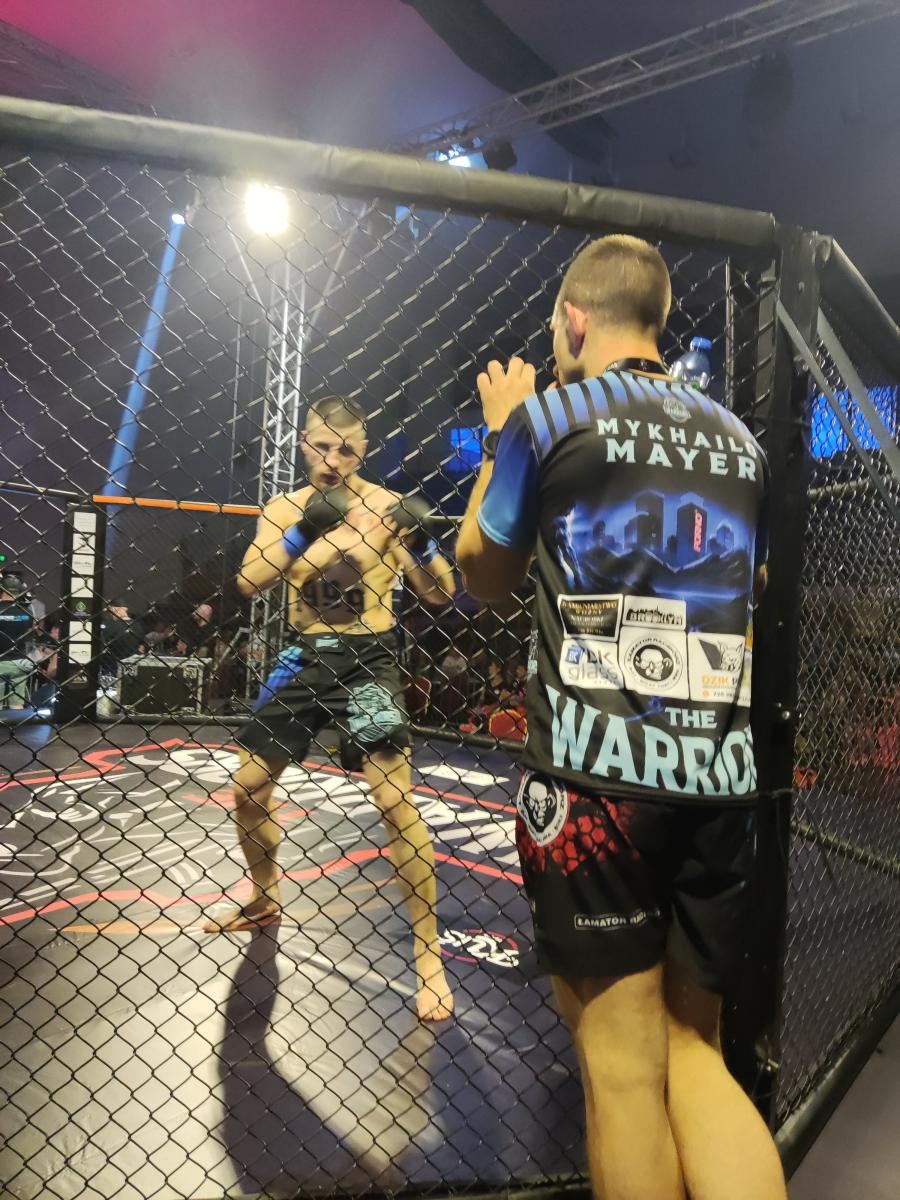 Zdjęcie w galerii na portalu naszraciborz.pl: Zawodnik raciborskiego Łamatora zwycięża na gali MMA w Mysłowicach wiadomości z regionu