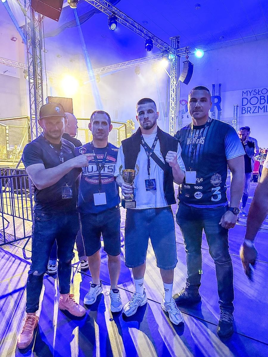 Zdjęcie w galerii na portalu naszraciborz.pl: Zawodnik raciborskiego Łamatora zwycięża na gali MMA w Mysłowicach wiadomości z regionu