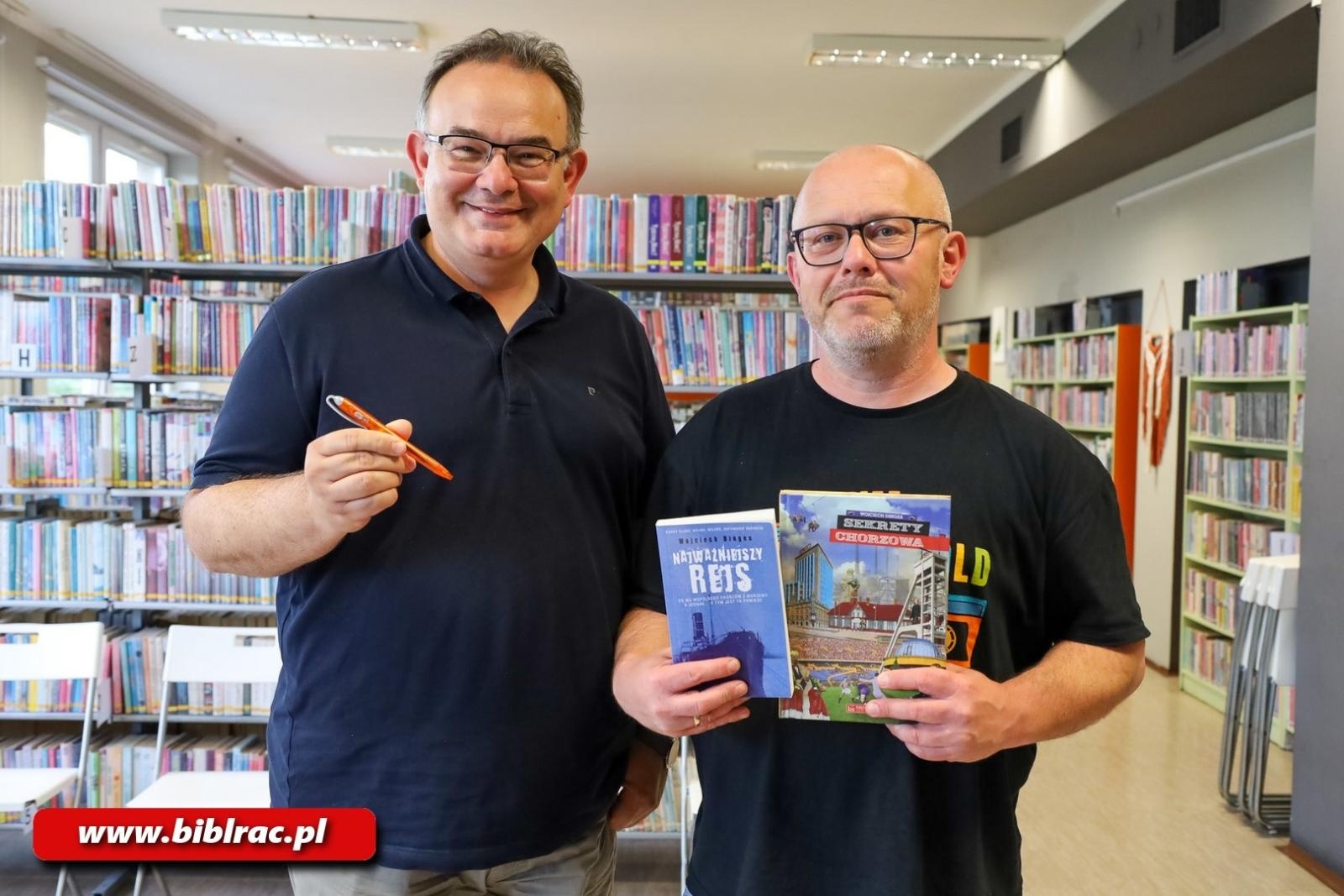 Zdjęcie w galerii na portalu naszraciborz.pl: Rejs z Wojciechem Dingesem – były prezes Kolei Śląskich gościł w bibliotece wiadomości z regionu