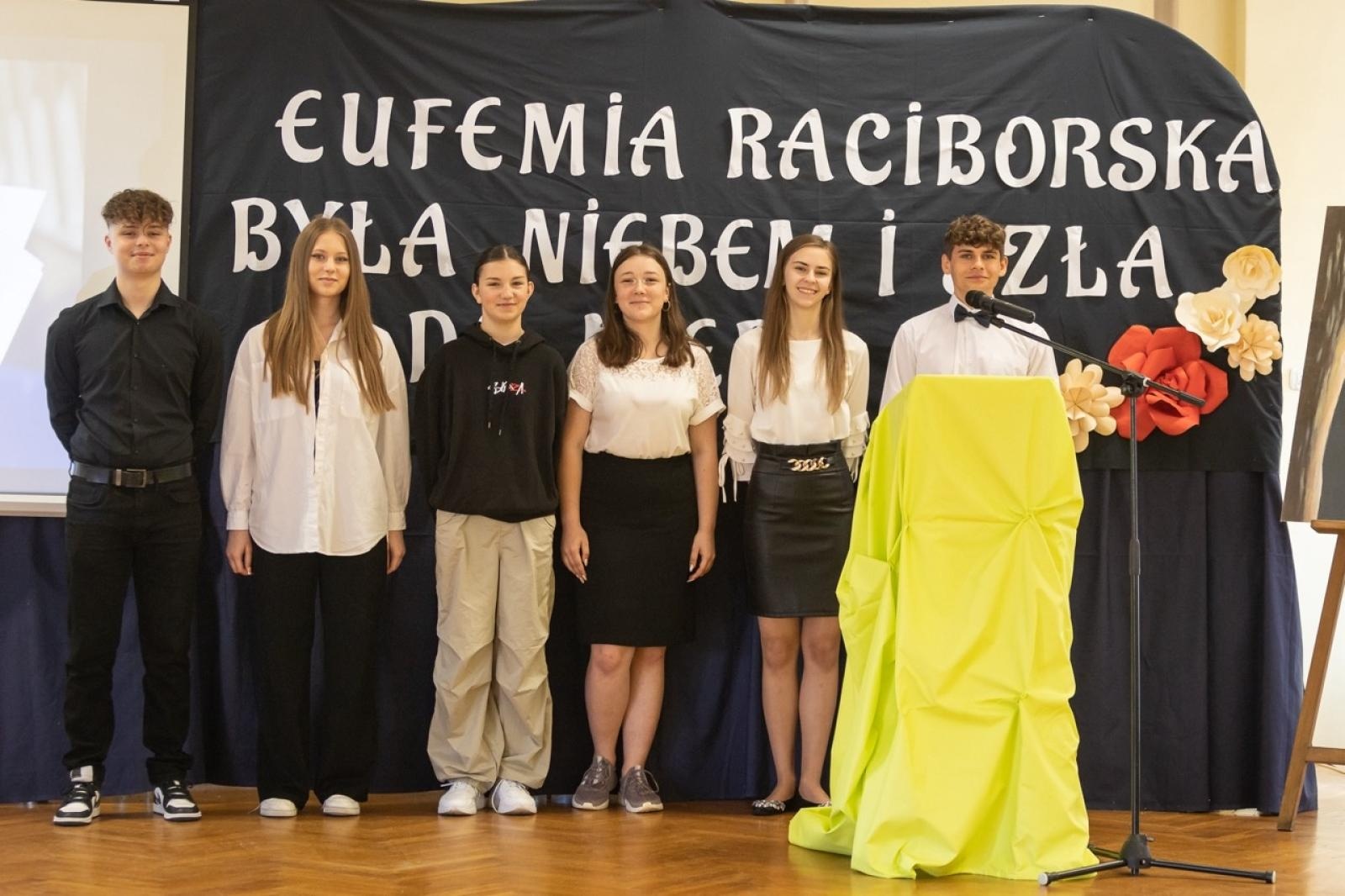 Zdjęcie w galerii na portalu naszraciborz.pl: Święto w Ekonomiku. Od historii prawdziwej, od dziejów minionych ... wiadomości z regionu