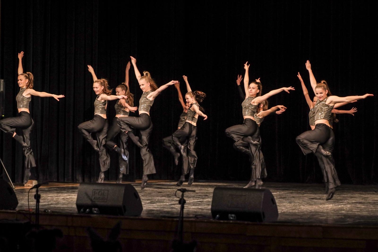 Zdjęcie w galerii na portalu naszraciborz.pl: Laureaci konkursu tańca w ramach XIV Powiatowego Festiwalu Twórczości Artystycznej wiadomości z regionu