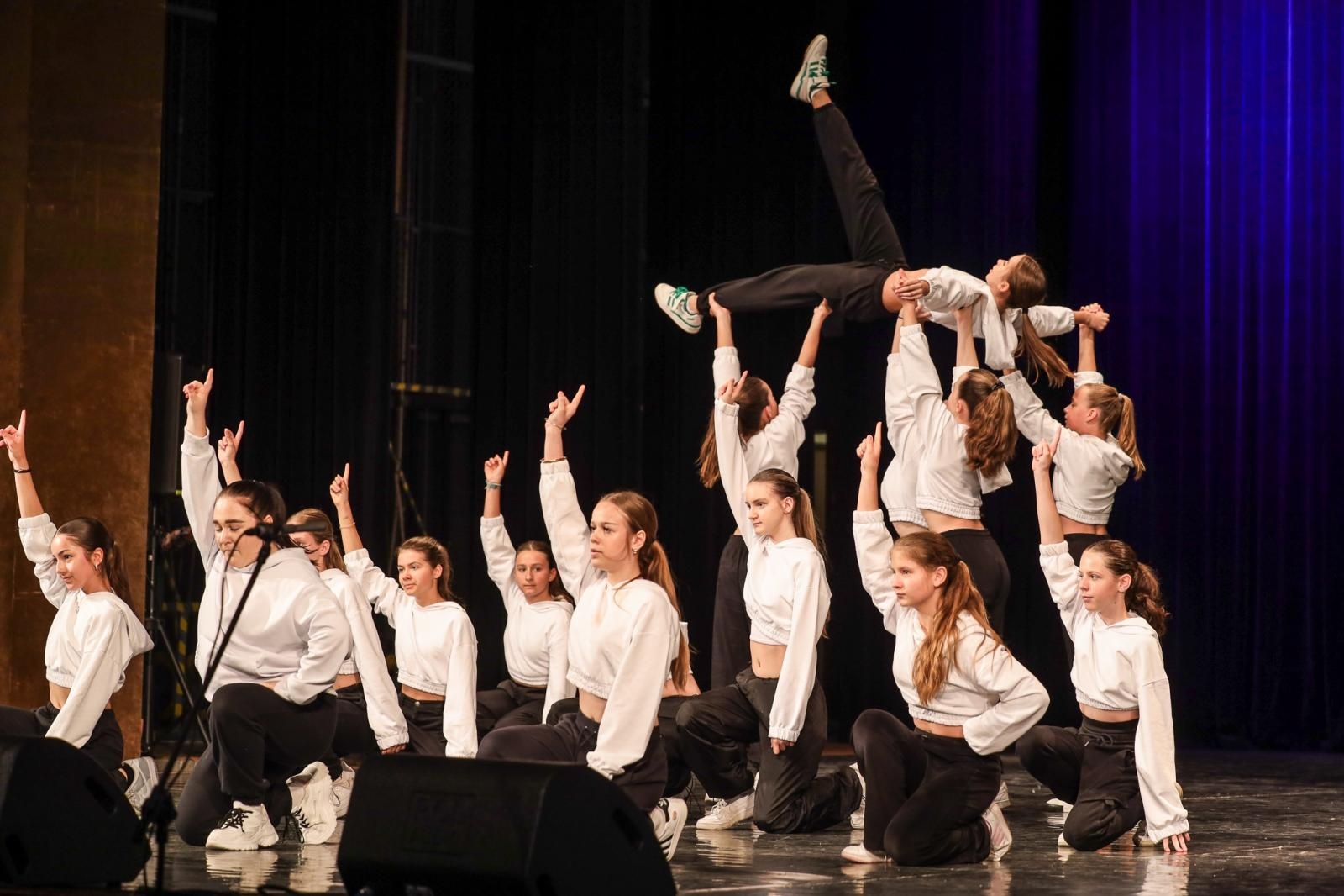 Zdjęcie w galerii na portalu naszraciborz.pl: Laureaci konkursu tańca w ramach XIV Powiatowego Festiwalu Twórczości Artystycznej wiadomości z regionu