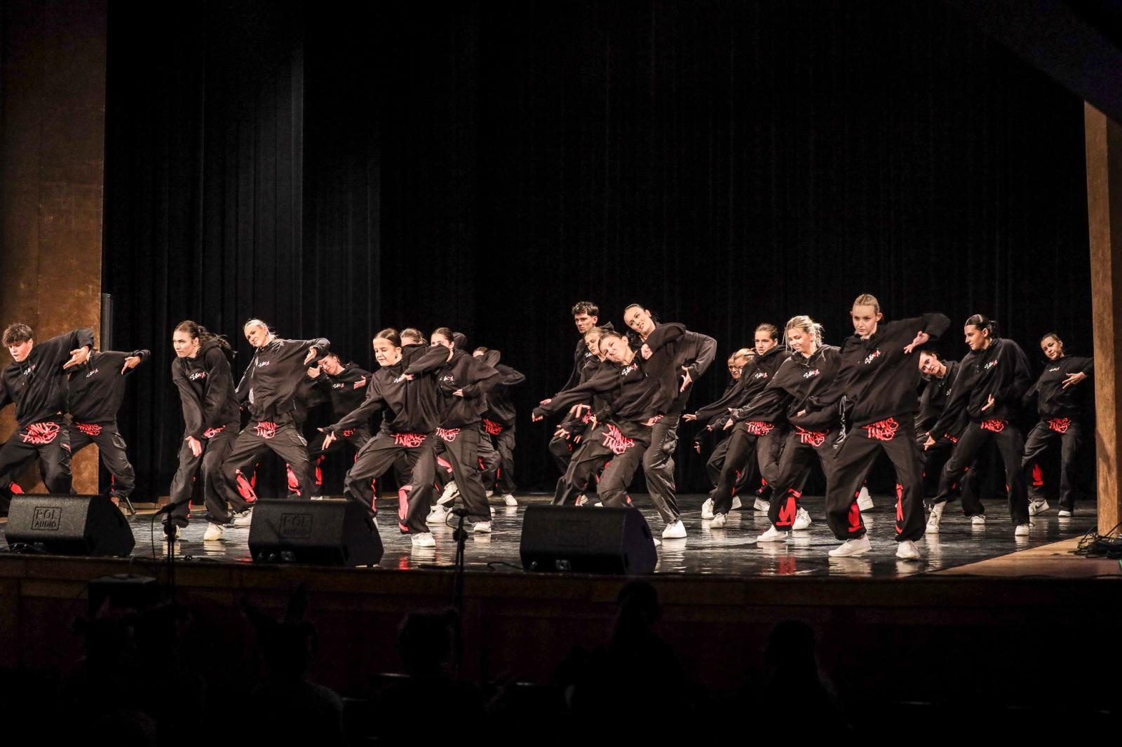 Zdjęcie w galerii na portalu naszraciborz.pl: Laureaci konkursu tańca w ramach XIV Powiatowego Festiwalu Twórczości Artystycznej wiadomości z regionu