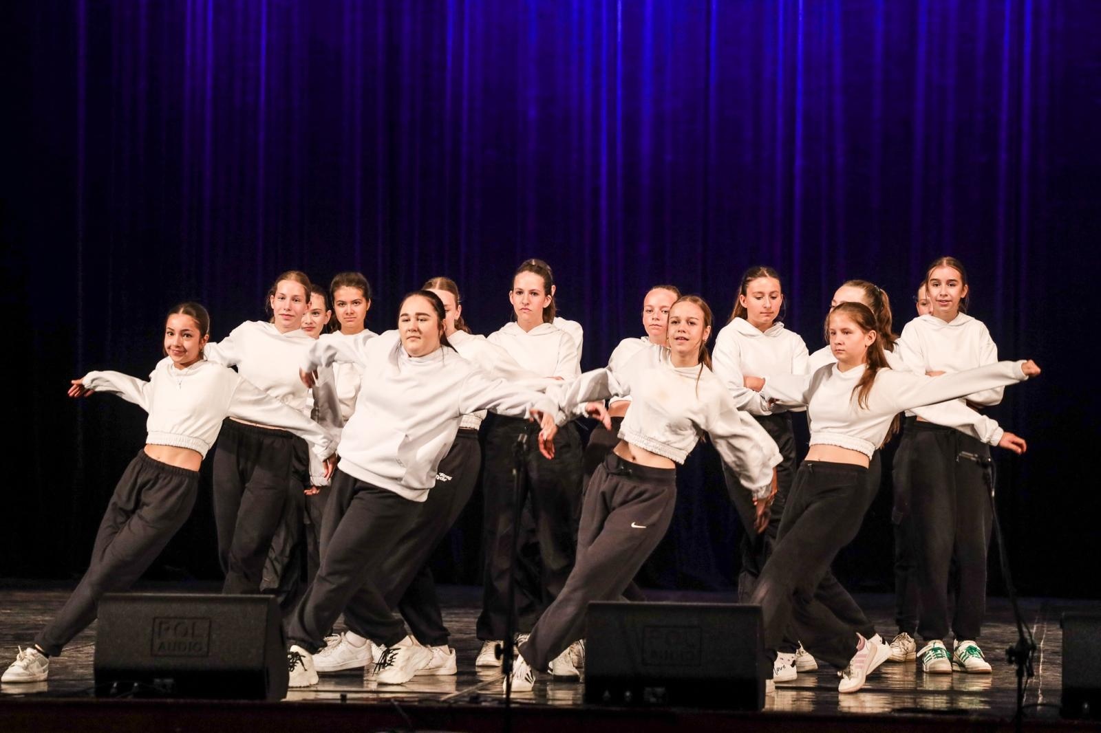 Zdjęcie w galerii na portalu naszraciborz.pl: Laureaci konkursu tańca w ramach XIV Powiatowego Festiwalu Twórczości Artystycznej wiadomości z regionu