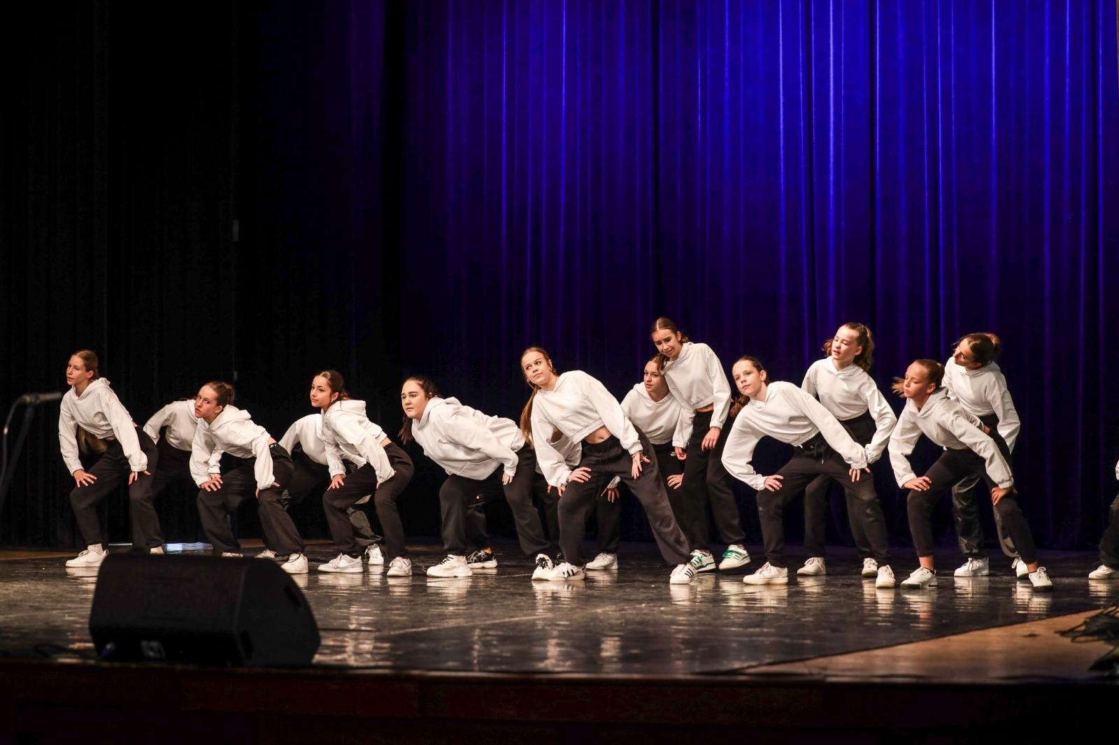 Zdjęcie w galerii na portalu naszraciborz.pl: Laureaci konkursu tańca w ramach XIV Powiatowego Festiwalu Twórczości Artystycznej wiadomości z regionu