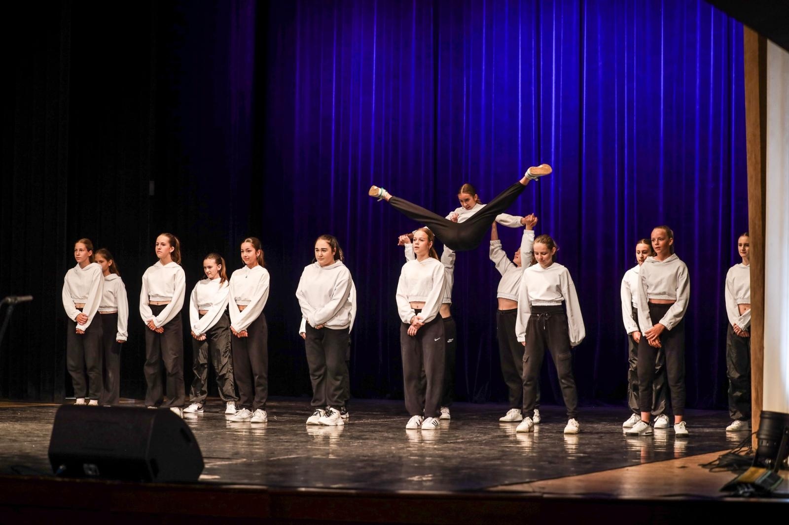 Zdjęcie w galerii na portalu naszraciborz.pl: Laureaci konkursu tańca w ramach XIV Powiatowego Festiwalu Twórczości Artystycznej wiadomości z regionu