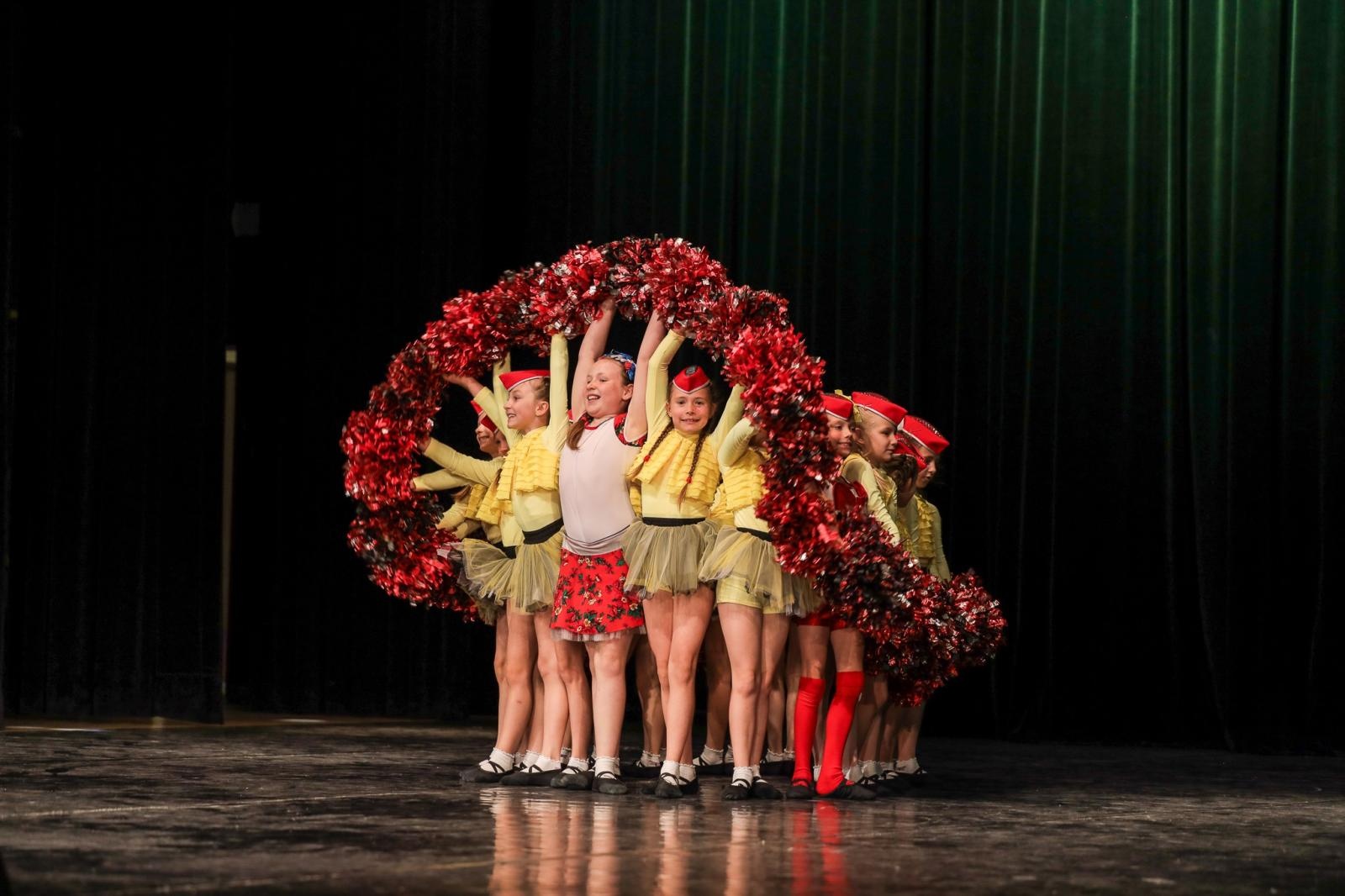 Zdjęcie w galerii na portalu naszraciborz.pl: Laureaci konkursu tańca w ramach XIV Powiatowego Festiwalu Twórczości Artystycznej wiadomości z regionu