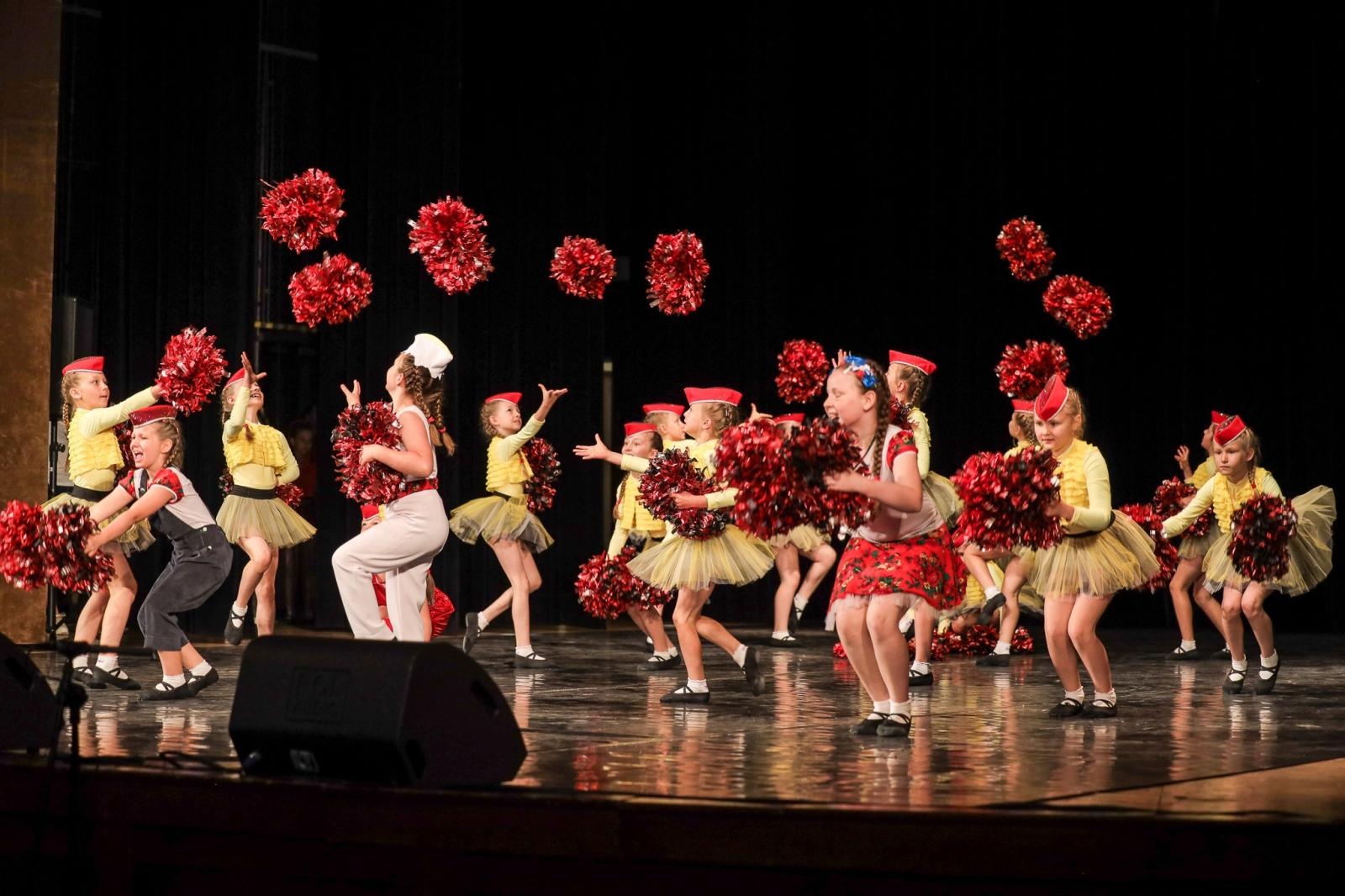 Zdjęcie w galerii na portalu naszraciborz.pl: Laureaci konkursu tańca w ramach XIV Powiatowego Festiwalu Twórczości Artystycznej wiadomości z regionu