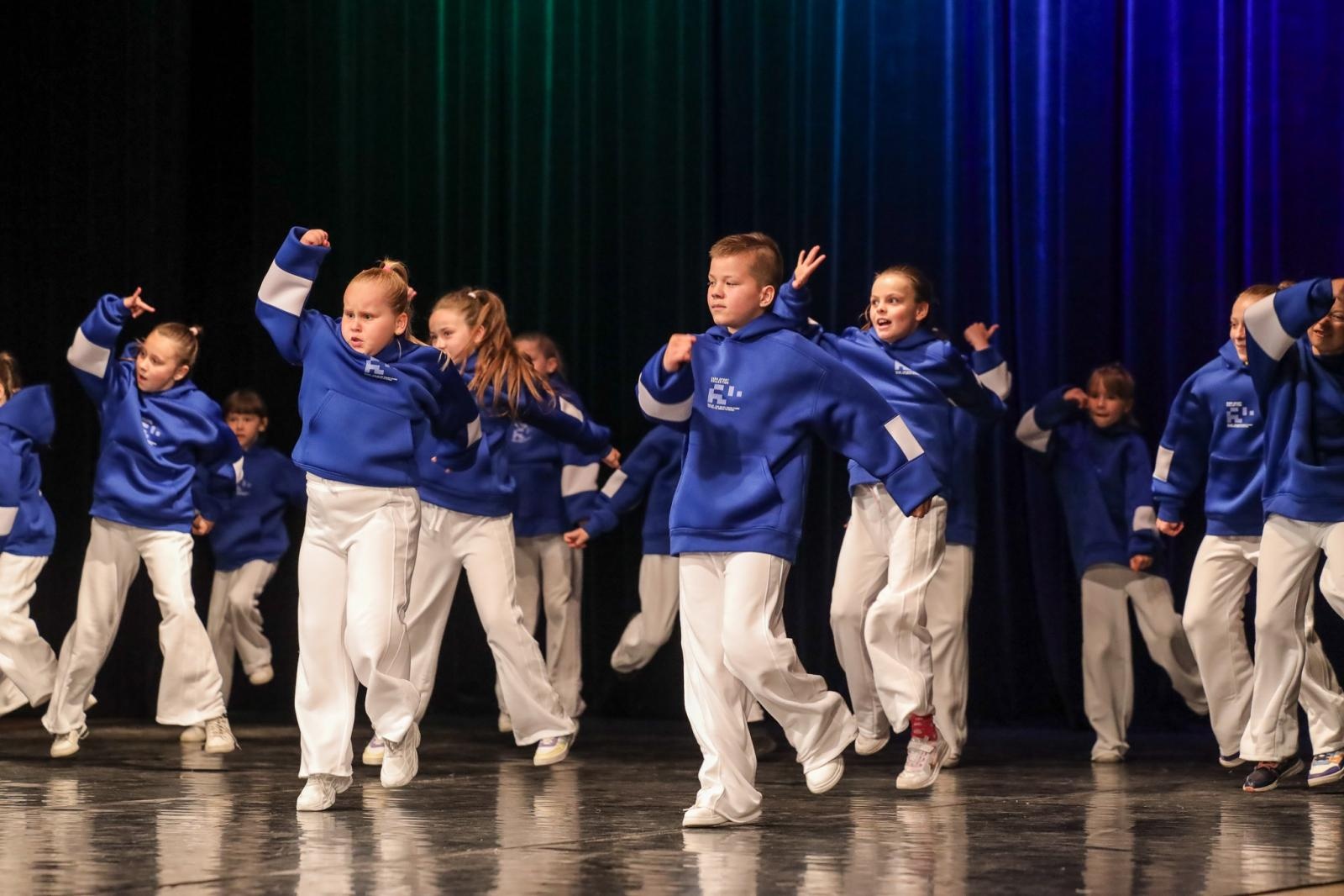 Zdjęcie w galerii na portalu naszraciborz.pl: Laureaci konkursu tańca w ramach XIV Powiatowego Festiwalu Twórczości Artystycznej wiadomości z regionu