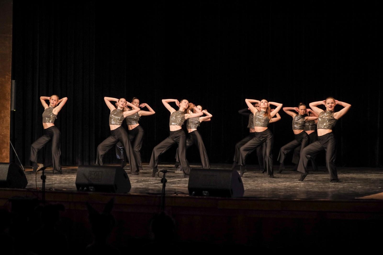 Zdjęcie w galerii na portalu naszraciborz.pl: Laureaci konkursu tańca w ramach XIV Powiatowego Festiwalu Twórczości Artystycznej wiadomości z regionu