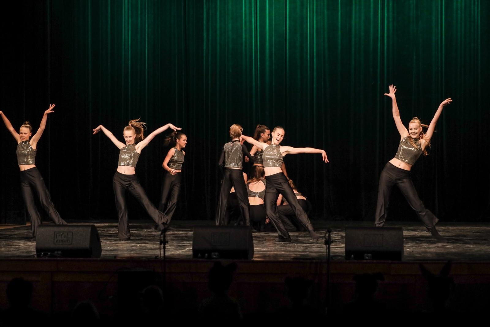 Zdjęcie w galerii na portalu naszraciborz.pl: Laureaci konkursu tańca w ramach XIV Powiatowego Festiwalu Twórczości Artystycznej wiadomości z regionu