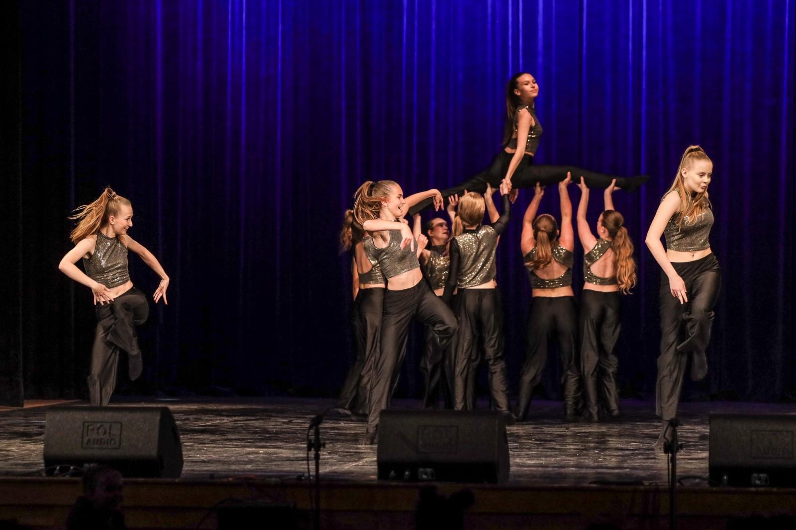Zdjęcie w galerii na portalu naszraciborz.pl: Laureaci konkursu tańca w ramach XIV Powiatowego Festiwalu Twórczości Artystycznej wiadomości z regionu