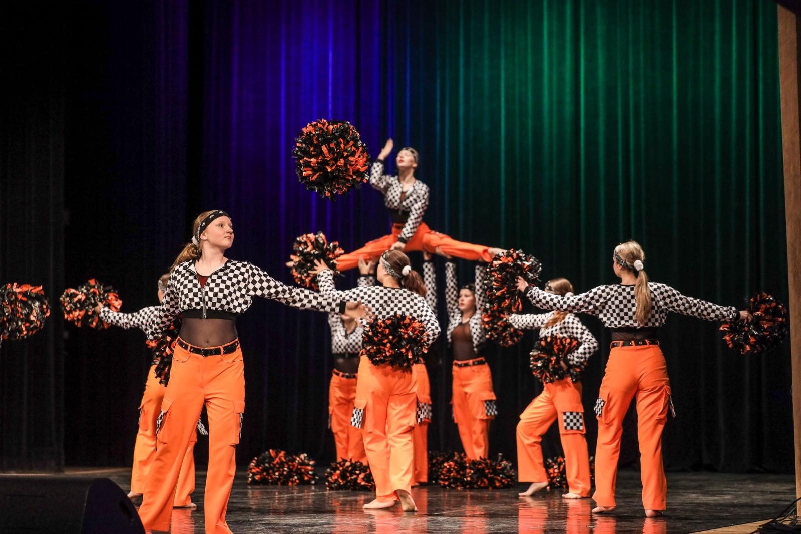 Zdjęcie w galerii na portalu naszraciborz.pl: Laureaci konkursu tańca w ramach XIV Powiatowego Festiwalu Twórczości Artystycznej wiadomości z regionu