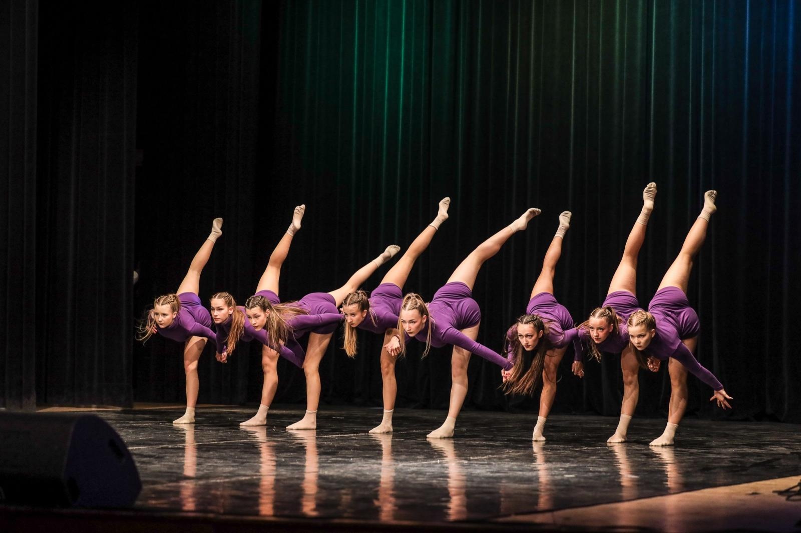 Zdjęcie w galerii na portalu naszraciborz.pl: Laureaci konkursu tańca w ramach XIV Powiatowego Festiwalu Twórczości Artystycznej wiadomości z regionu