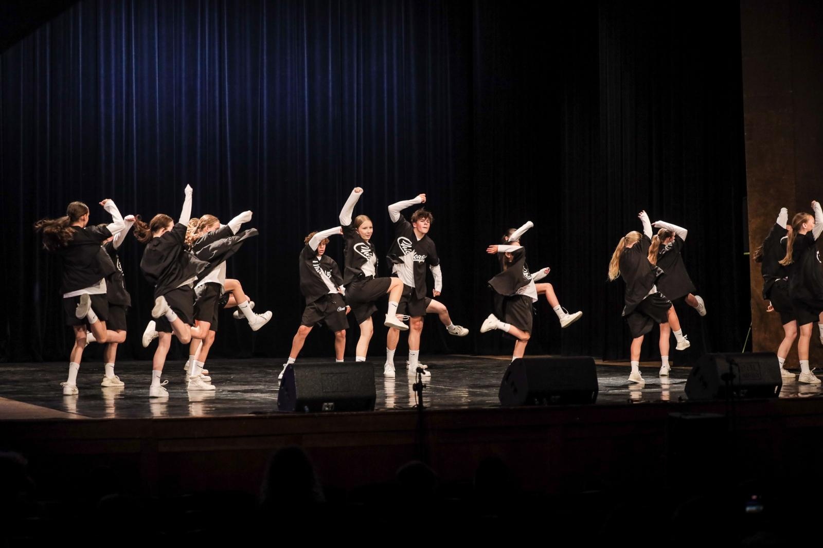 Zdjęcie w galerii na portalu naszraciborz.pl: Laureaci konkursu tańca w ramach XIV Powiatowego Festiwalu Twórczości Artystycznej wiadomości z regionu