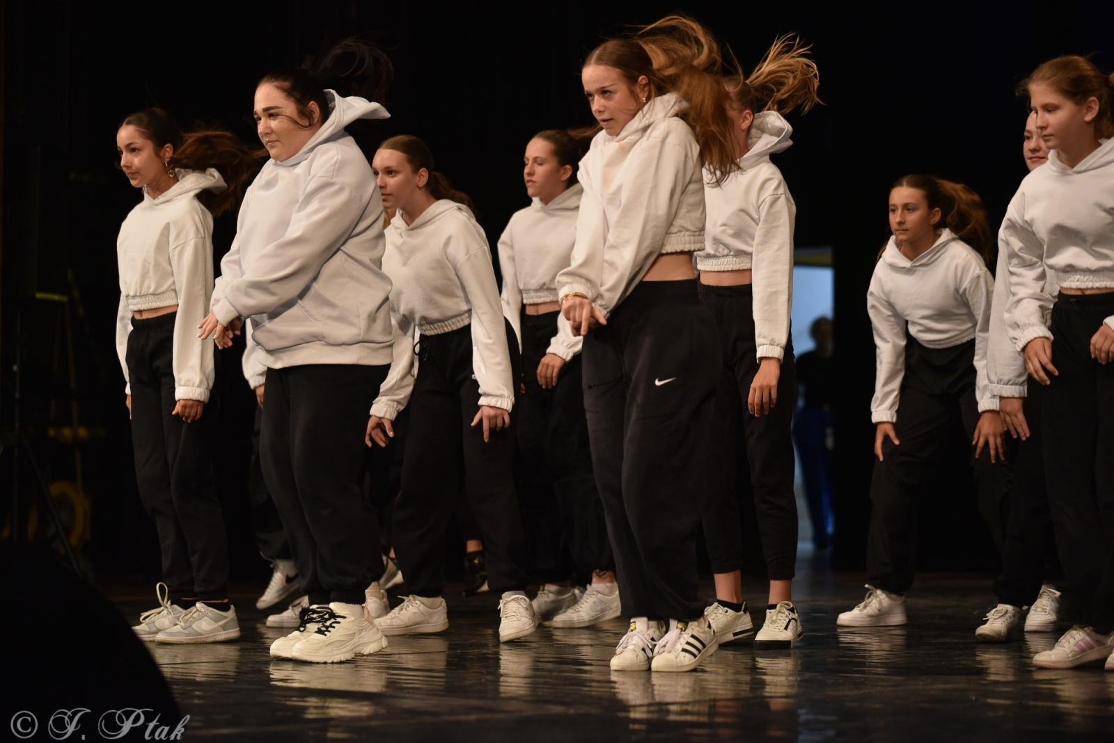 Zdjęcie w galerii na portalu naszraciborz.pl: Laureaci konkursu tańca w ramach XIV Powiatowego Festiwalu Twórczości Artystycznej wiadomości z regionu