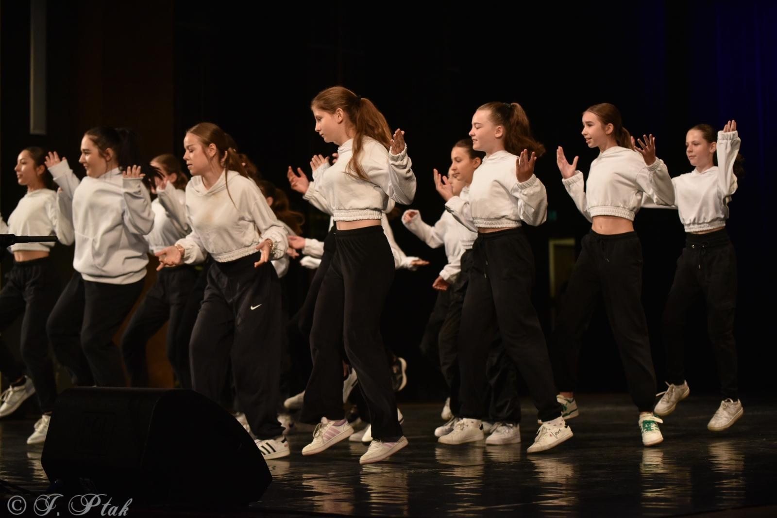 Zdjęcie w galerii na portalu naszraciborz.pl: Laureaci konkursu tańca w ramach XIV Powiatowego Festiwalu Twórczości Artystycznej wiadomości z regionu