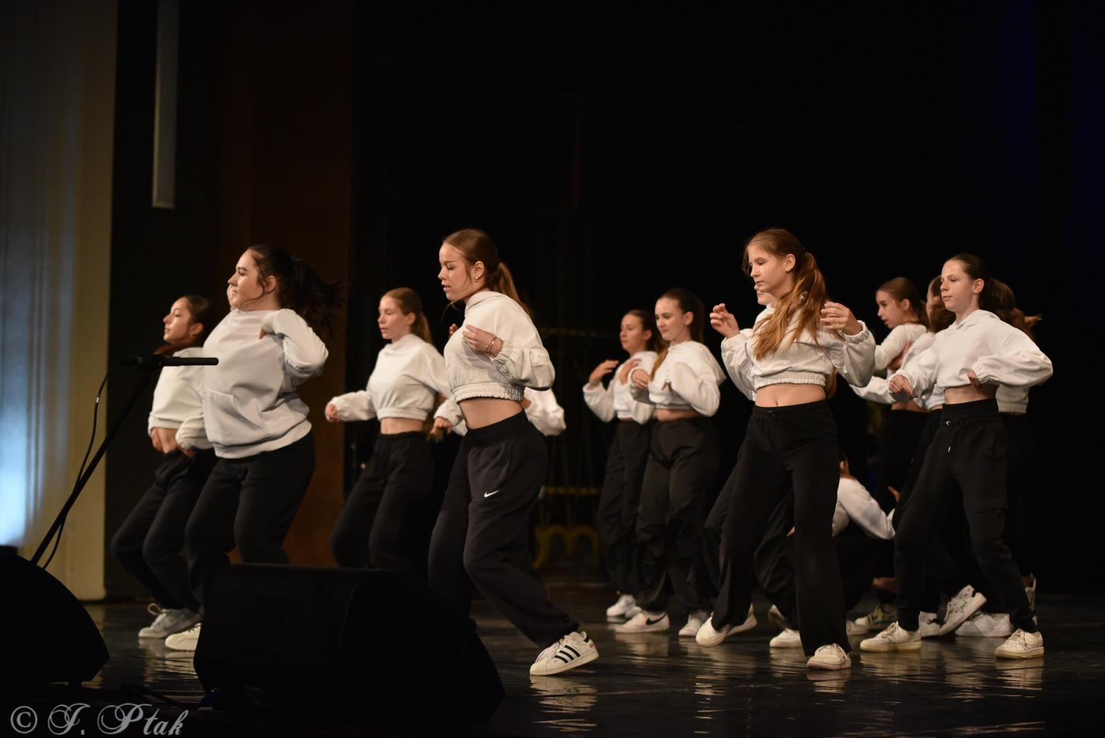 Zdjęcie w galerii na portalu naszraciborz.pl: Laureaci konkursu tańca w ramach XIV Powiatowego Festiwalu Twórczości Artystycznej wiadomości z regionu