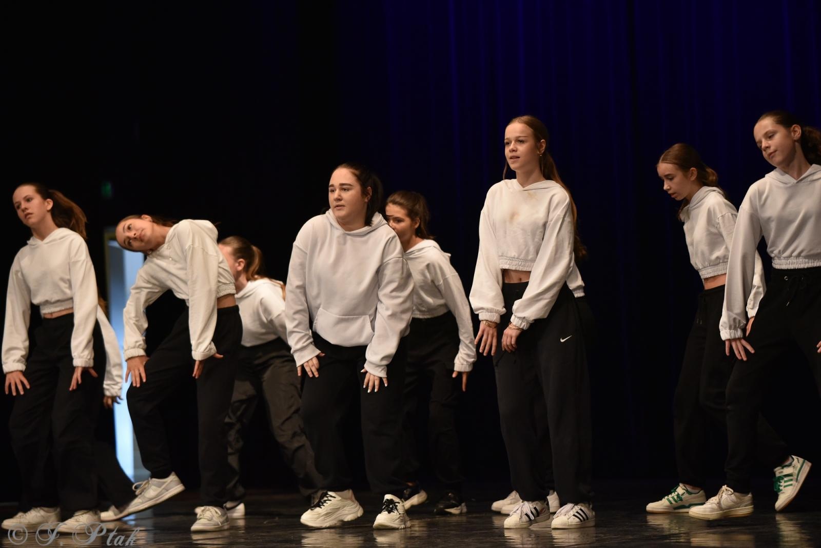 Zdjęcie w galerii na portalu naszraciborz.pl: Laureaci konkursu tańca w ramach XIV Powiatowego Festiwalu Twórczości Artystycznej wiadomości z regionu