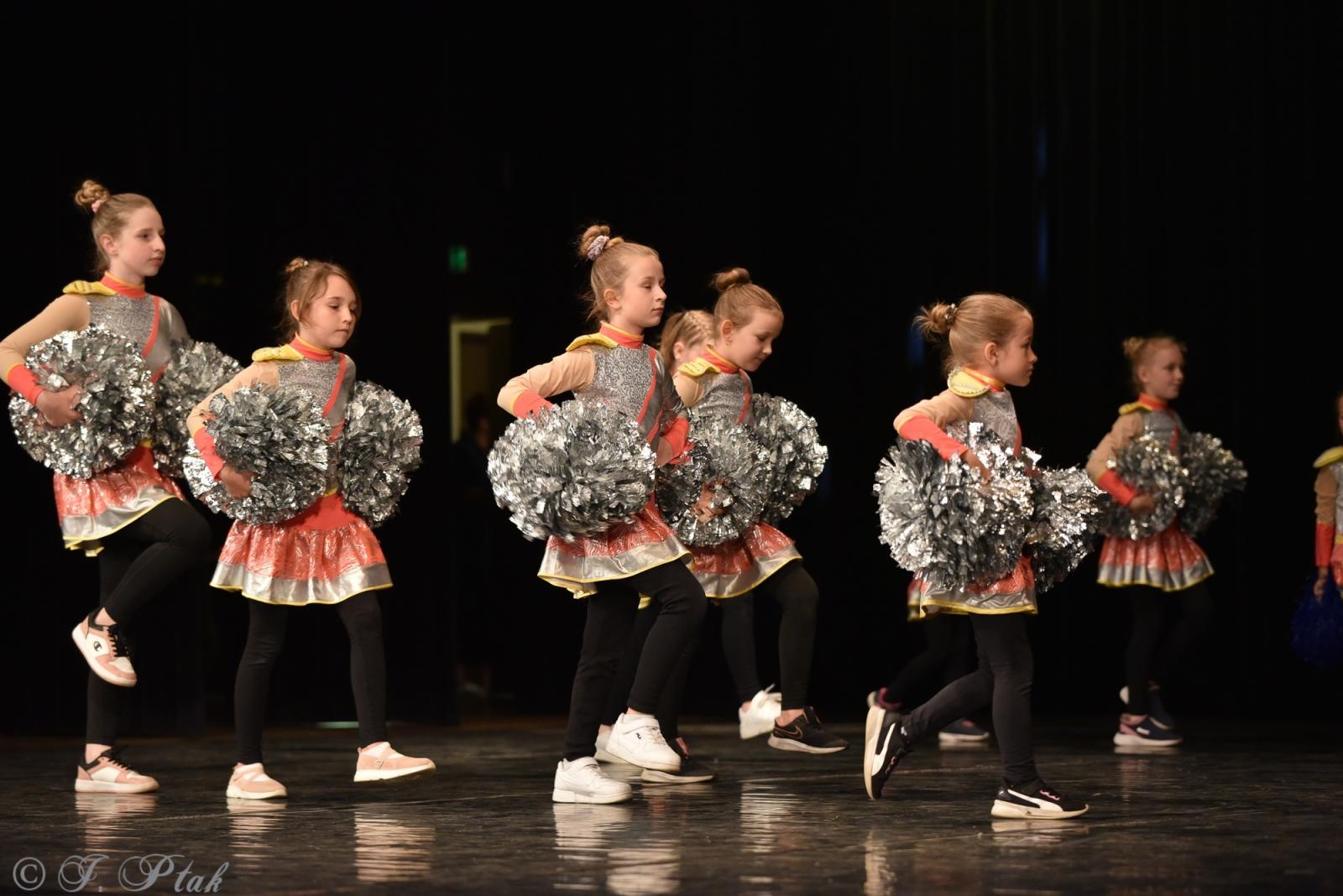 Zdjęcie w galerii na portalu naszraciborz.pl: Laureaci konkursu tańca w ramach XIV Powiatowego Festiwalu Twórczości Artystycznej wiadomości z regionu