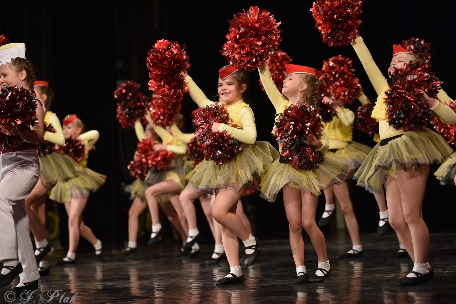 Zdjęcie w galerii na portalu naszraciborz.pl: Laureaci konkursu tańca w ramach XIV Powiatowego Festiwalu Twórczości Artystycznej wiadomości z regionu