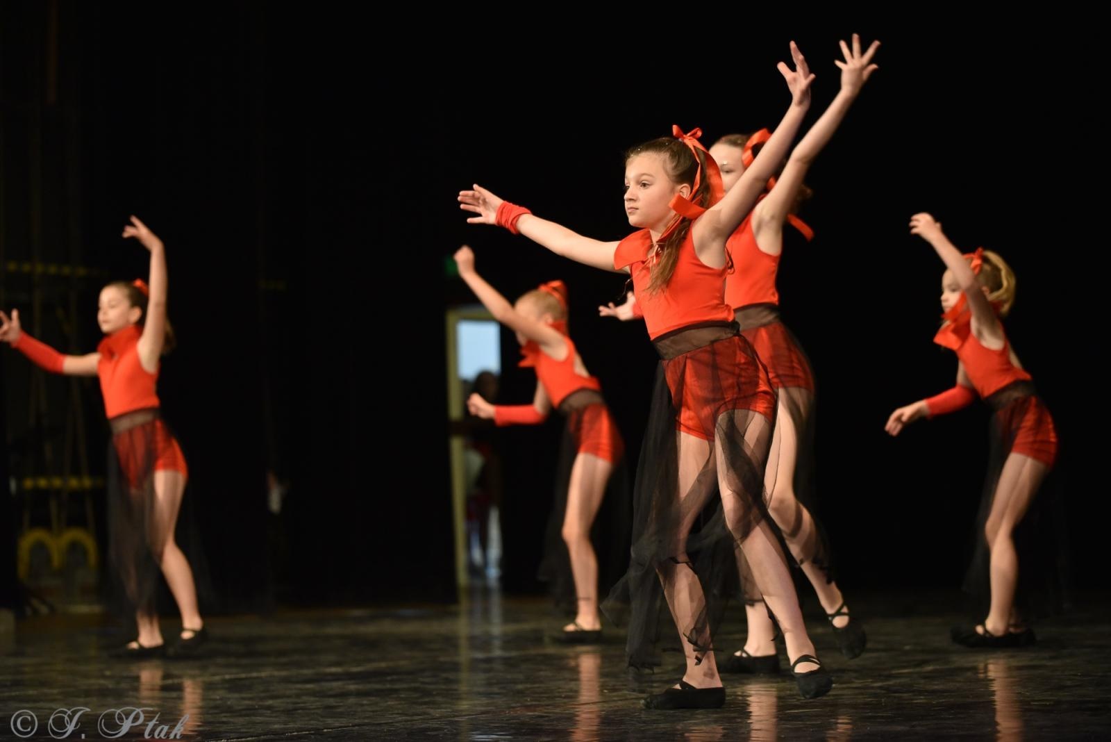 Zdjęcie w galerii na portalu naszraciborz.pl: Laureaci konkursu tańca w ramach XIV Powiatowego Festiwalu Twórczości Artystycznej wiadomości z regionu