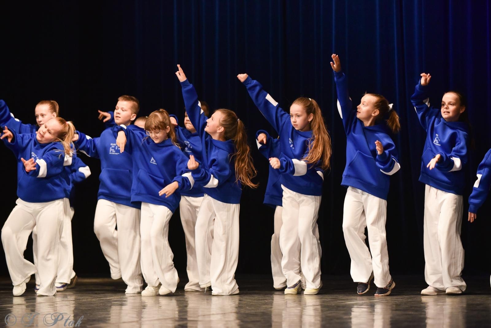 Zdjęcie w galerii na portalu naszraciborz.pl: Laureaci konkursu tańca w ramach XIV Powiatowego Festiwalu Twórczości Artystycznej wiadomości z regionu