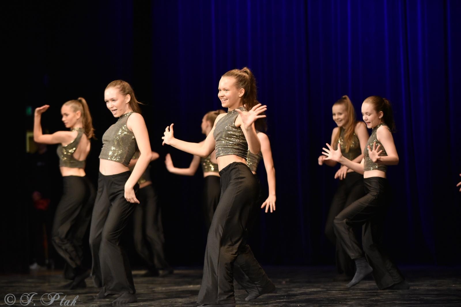 Zdjęcie w galerii na portalu naszraciborz.pl: Laureaci konkursu tańca w ramach XIV Powiatowego Festiwalu Twórczości Artystycznej wiadomości z regionu