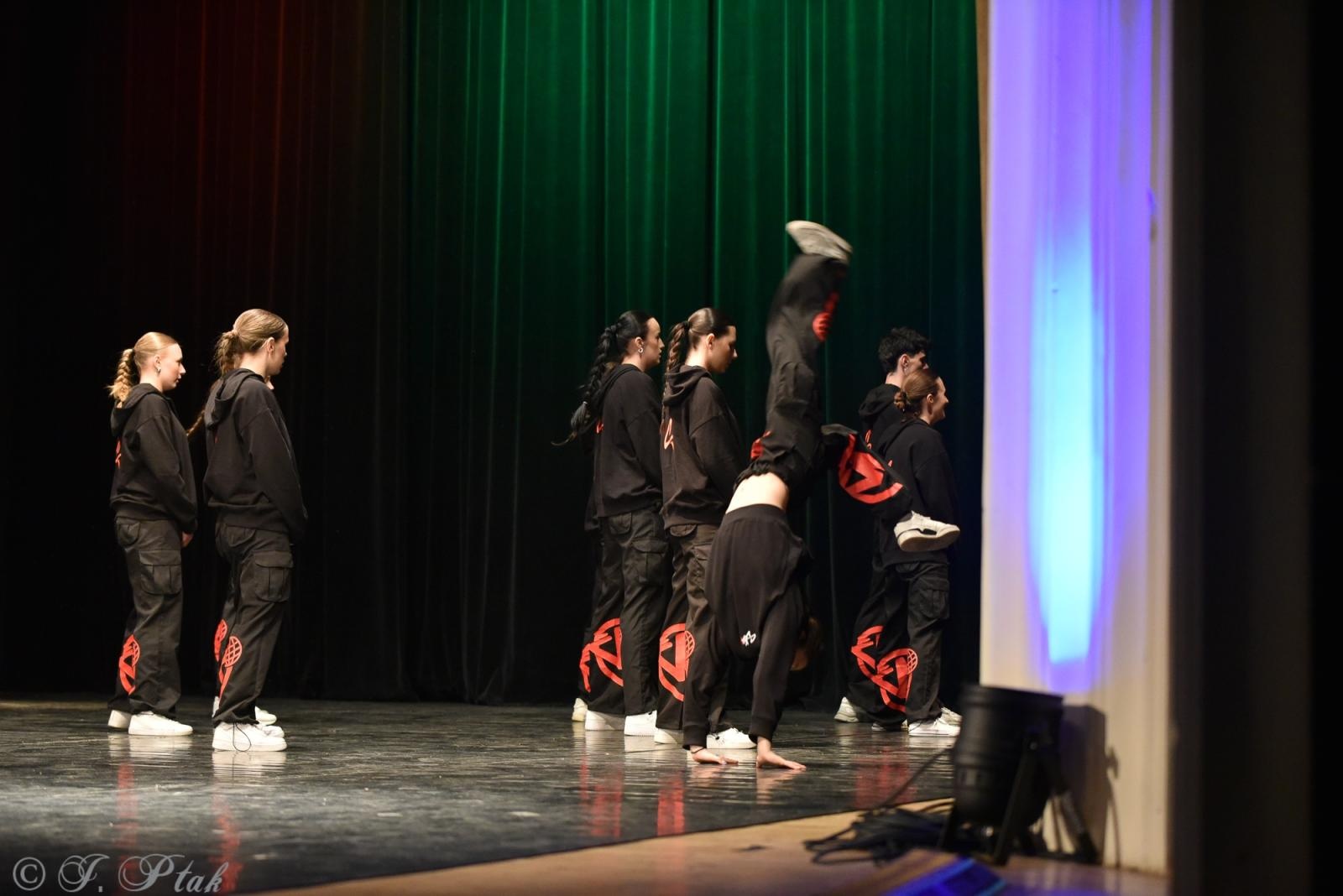 Zdjęcie w galerii na portalu naszraciborz.pl: Laureaci konkursu tańca w ramach XIV Powiatowego Festiwalu Twórczości Artystycznej wiadomości z regionu