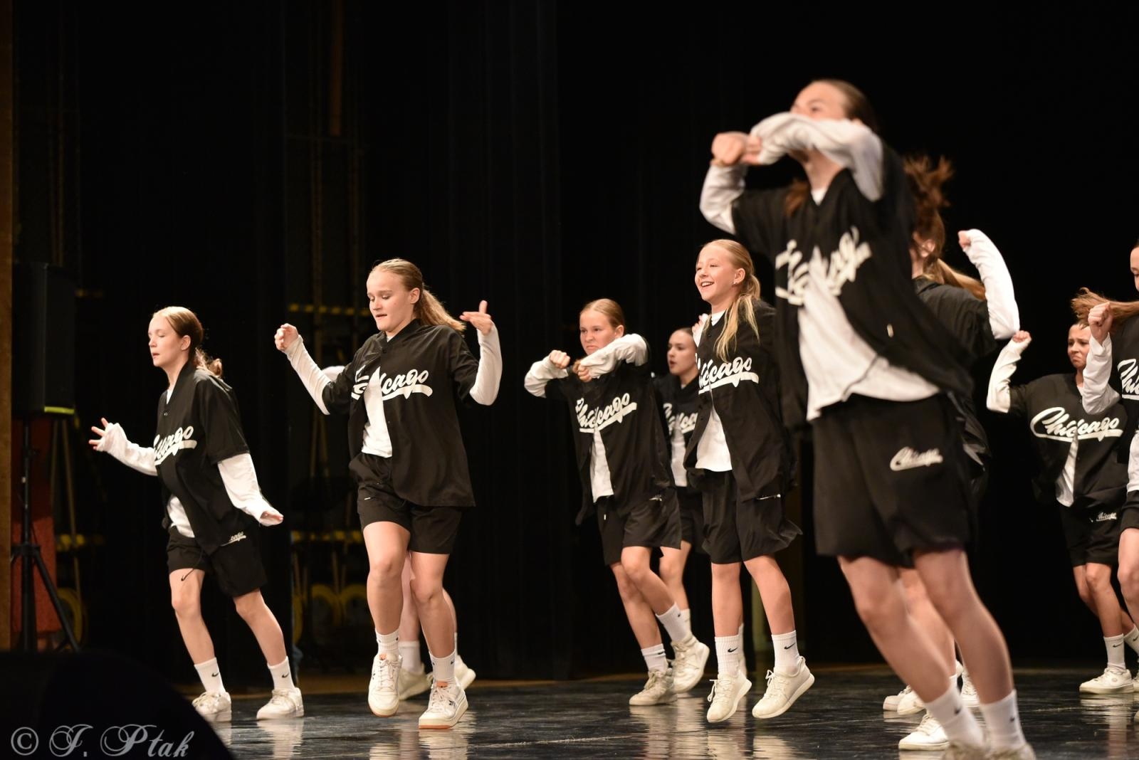 Zdjęcie w galerii na portalu naszraciborz.pl: Laureaci konkursu tańca w ramach XIV Powiatowego Festiwalu Twórczości Artystycznej wiadomości z regionu